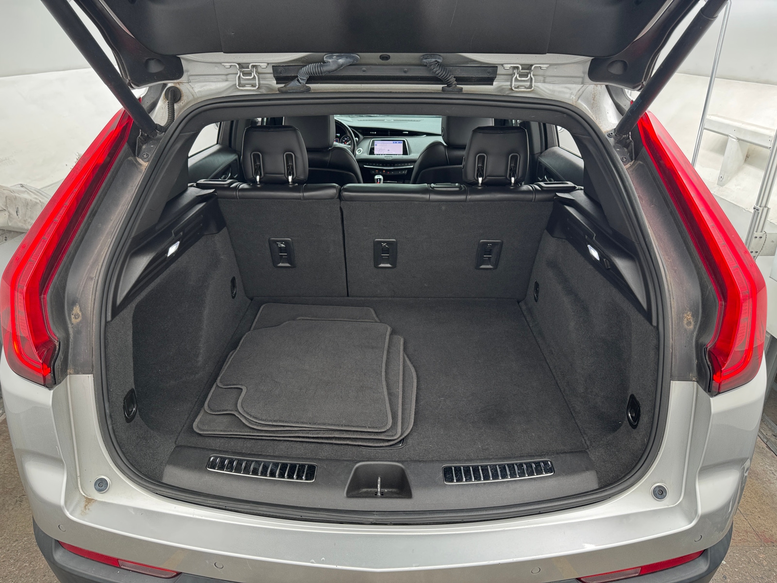 Thumbnail: 2019 Cadillac XT4 - 6
