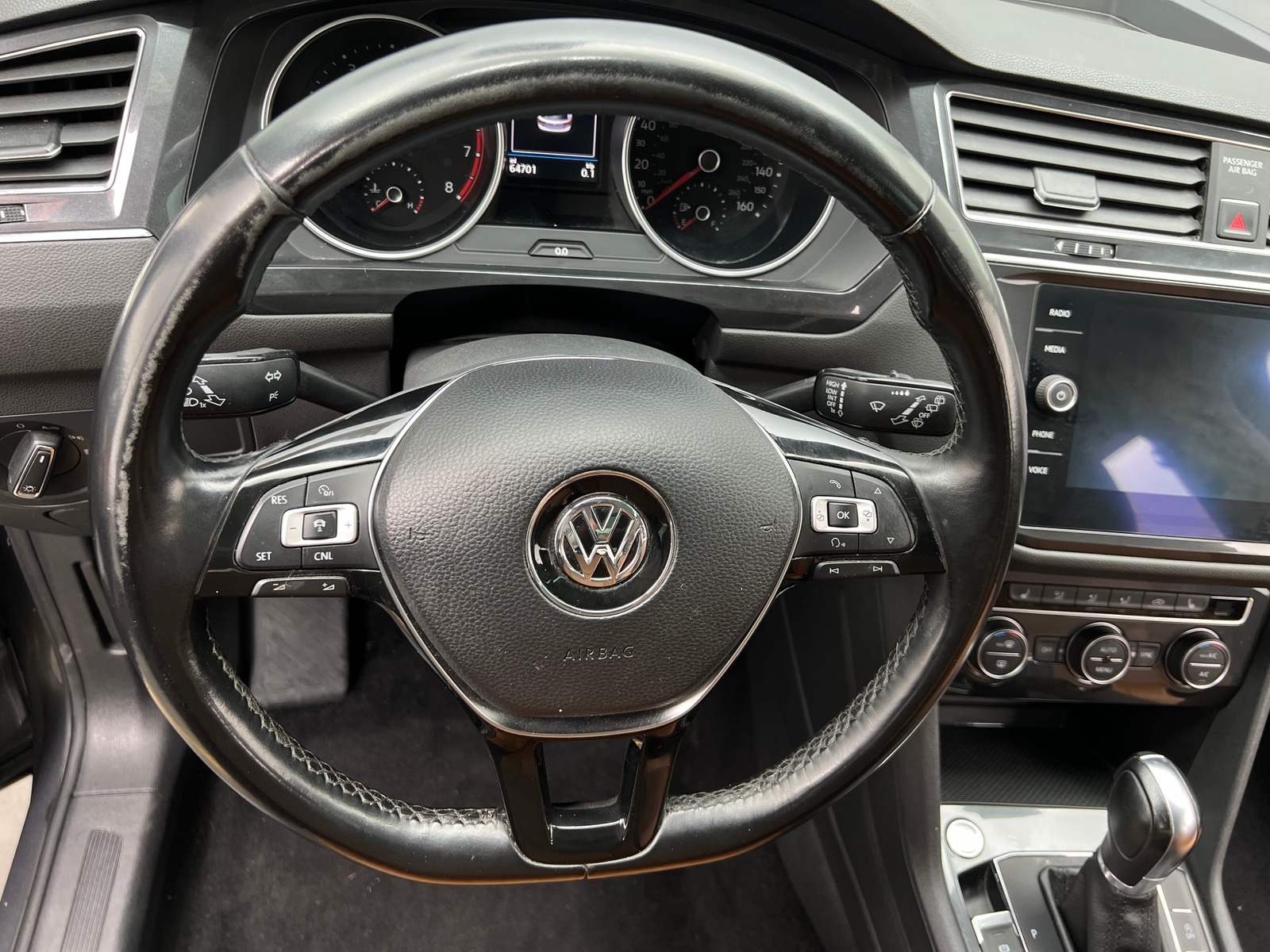 Thumbnail: 2018 Volkswagen Tiguan - 4