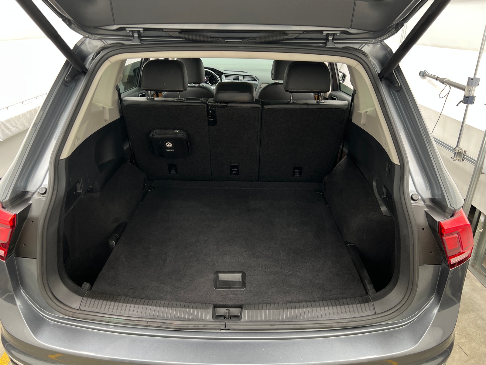 Thumbnail: 2018 Volkswagen Tiguan - 6