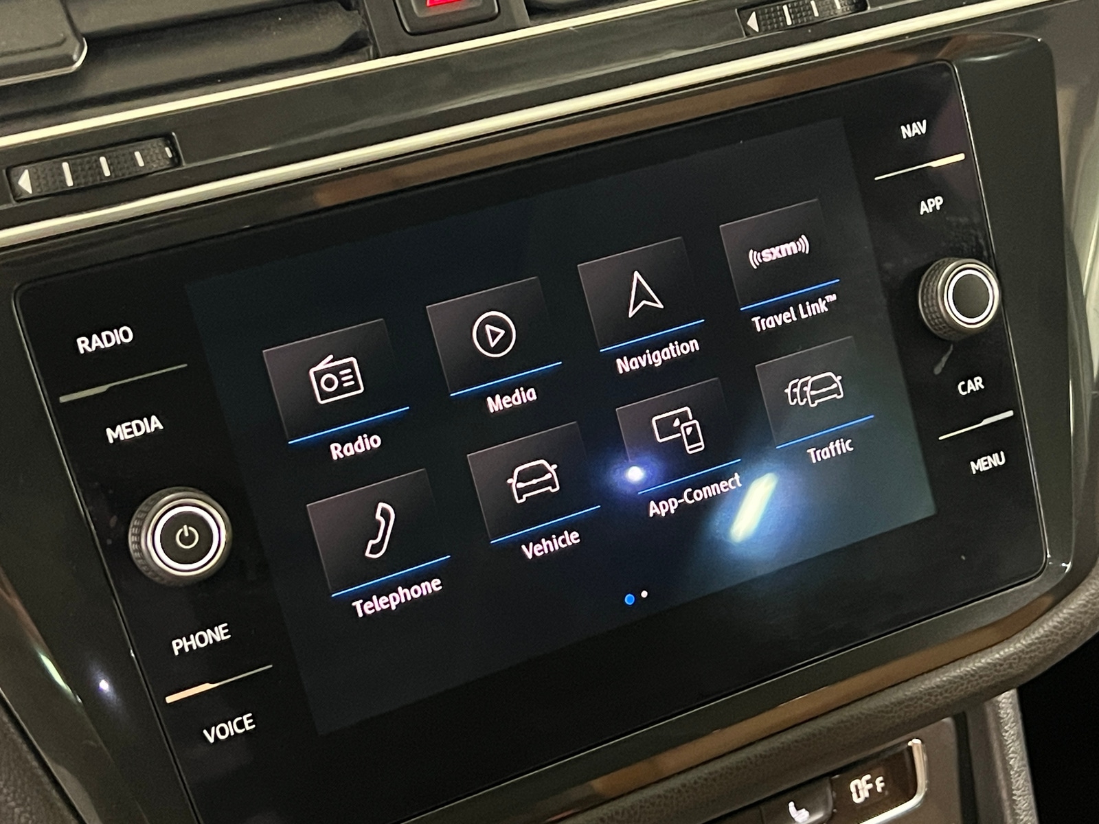 Thumbnail: 2018 Volkswagen Tiguan - 3