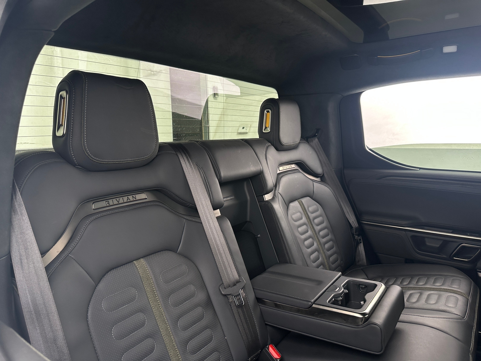 Thumbnail: 2022 Rivian R1T - 5