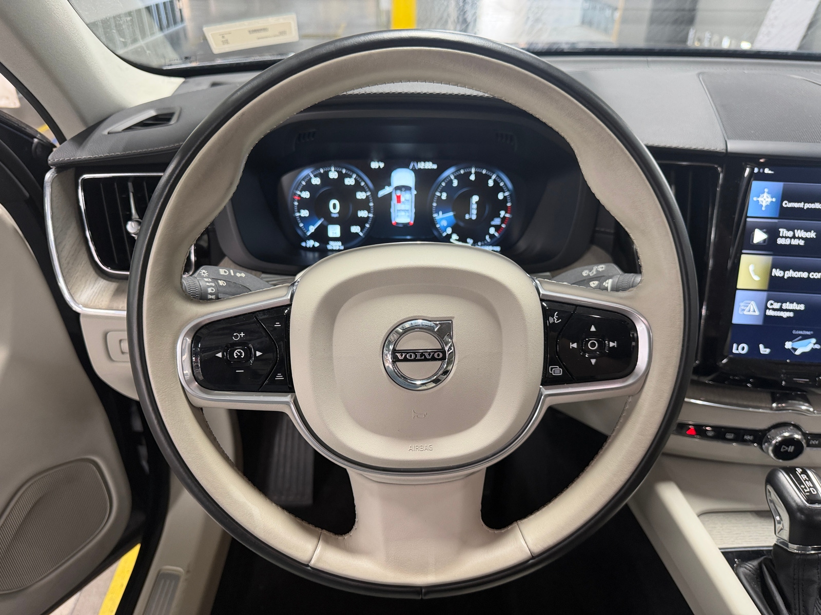 Thumbnail: 2018 Volvo XC60 - 4