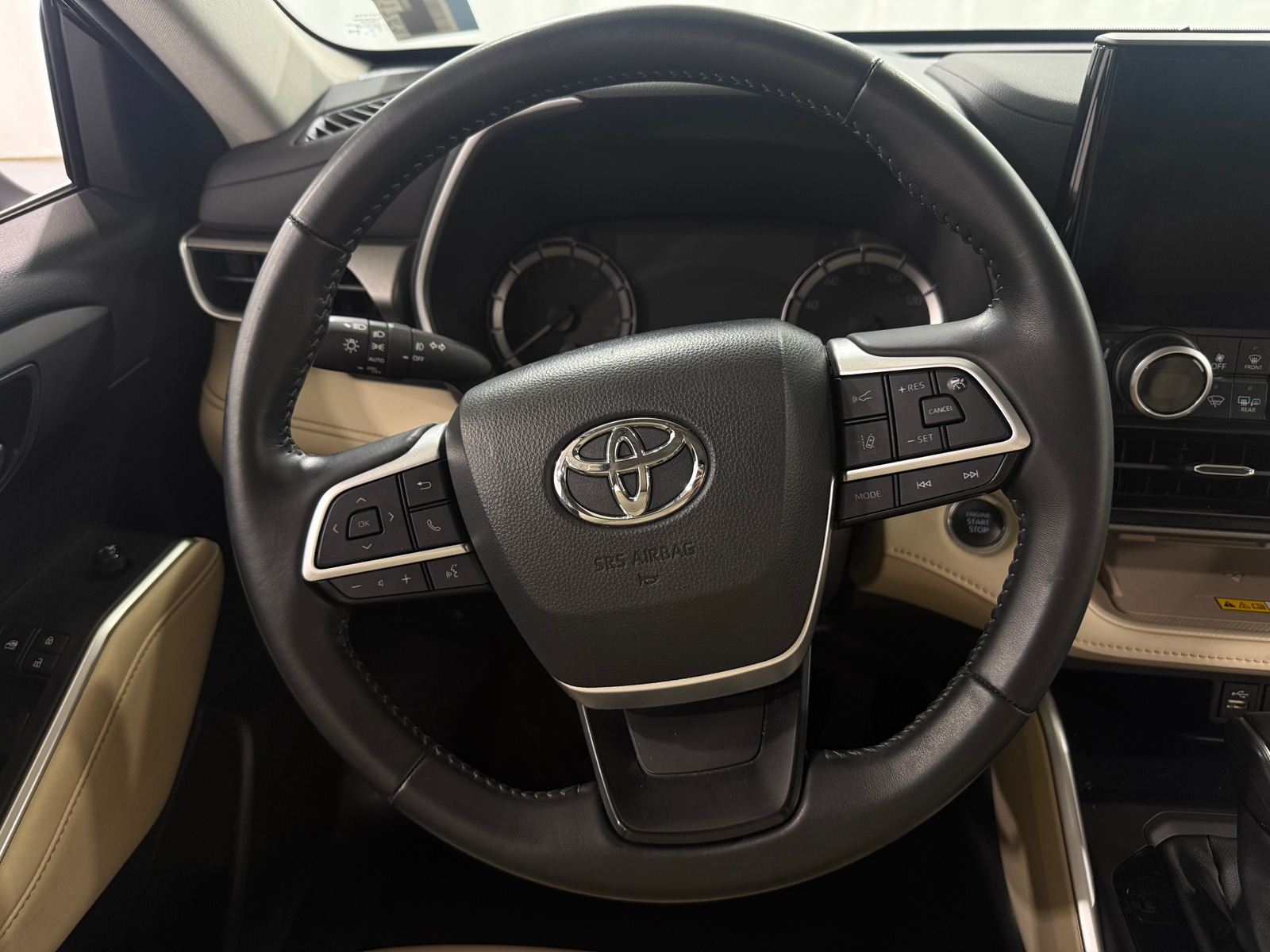 Thumbnail: 2024 Toyota Highlander - 4