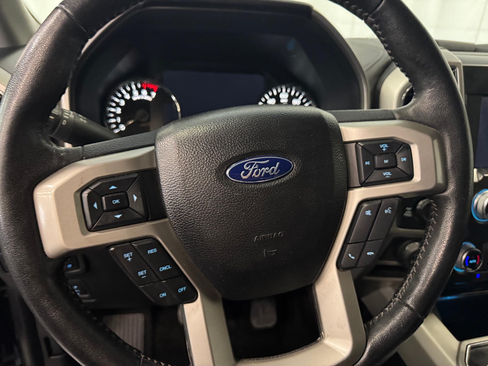 Thumbnail: 2019 Ford Econoline - 4
