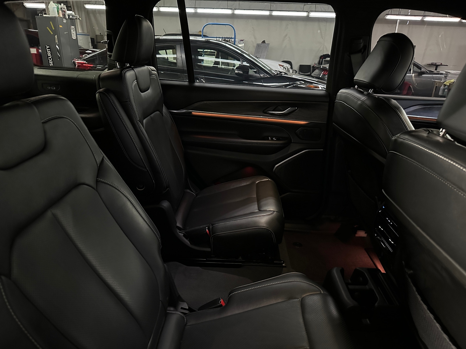 Thumbnail: 2023 Jeep Grand Cherokee L - 5