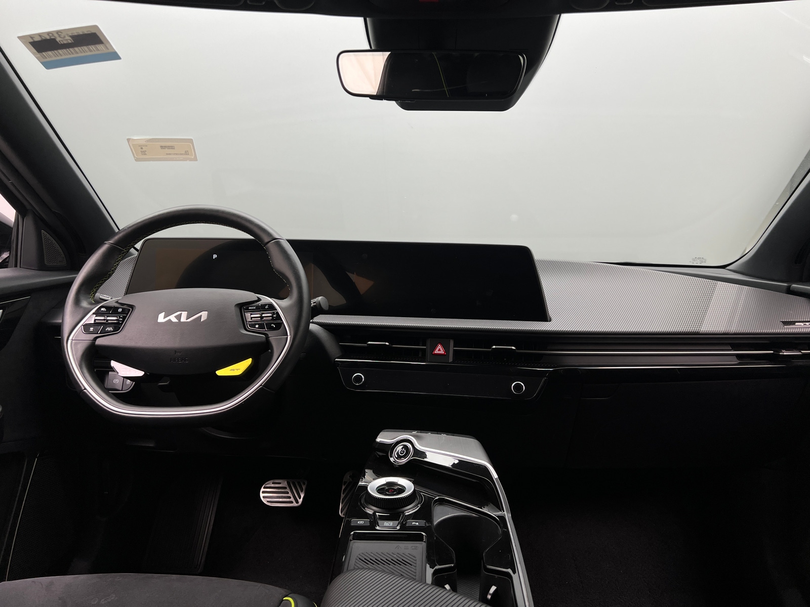 Thumbnail: 2023 Kia EV6 - 2