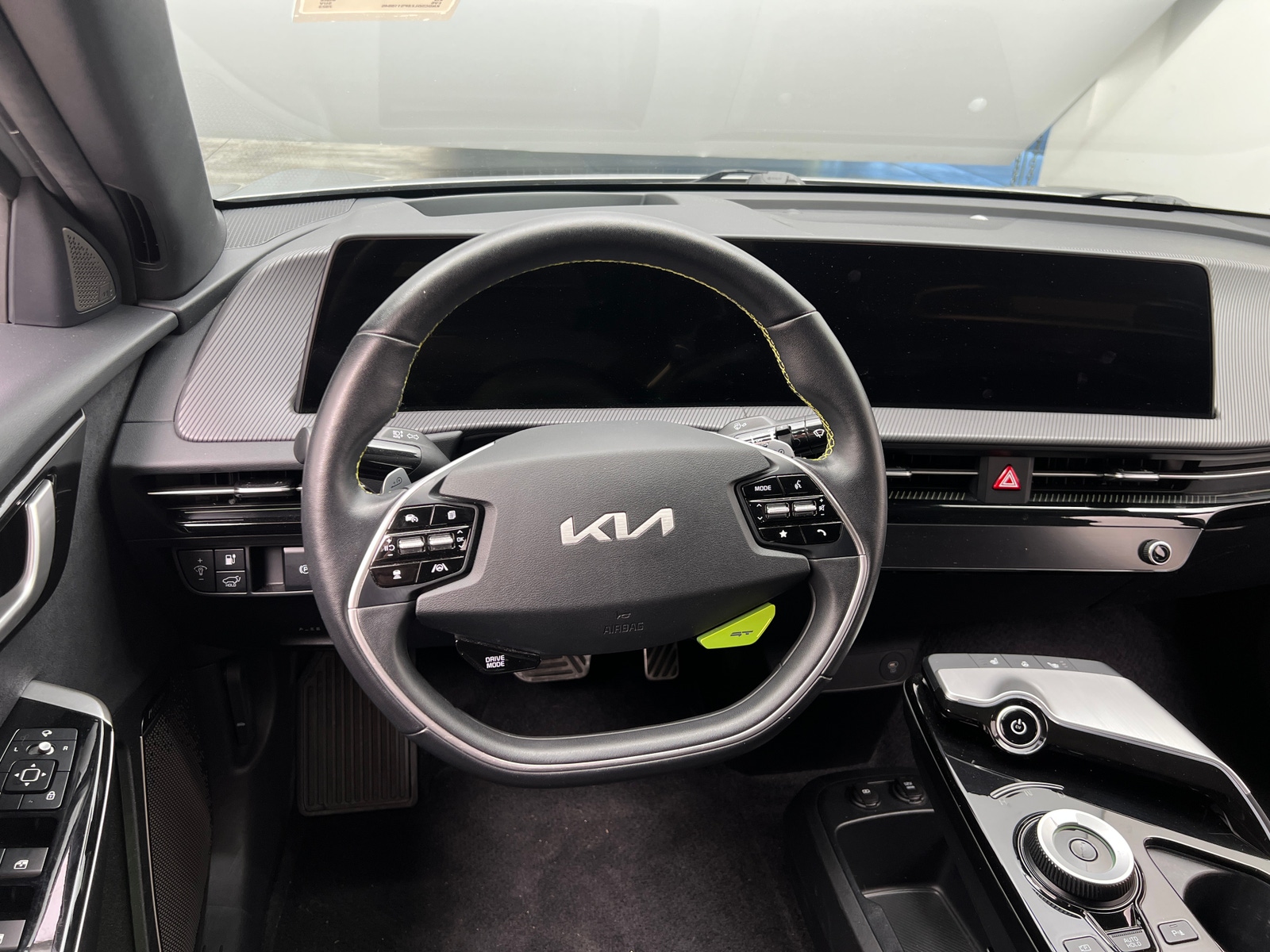 Thumbnail: 2023 Kia EV6 - 4