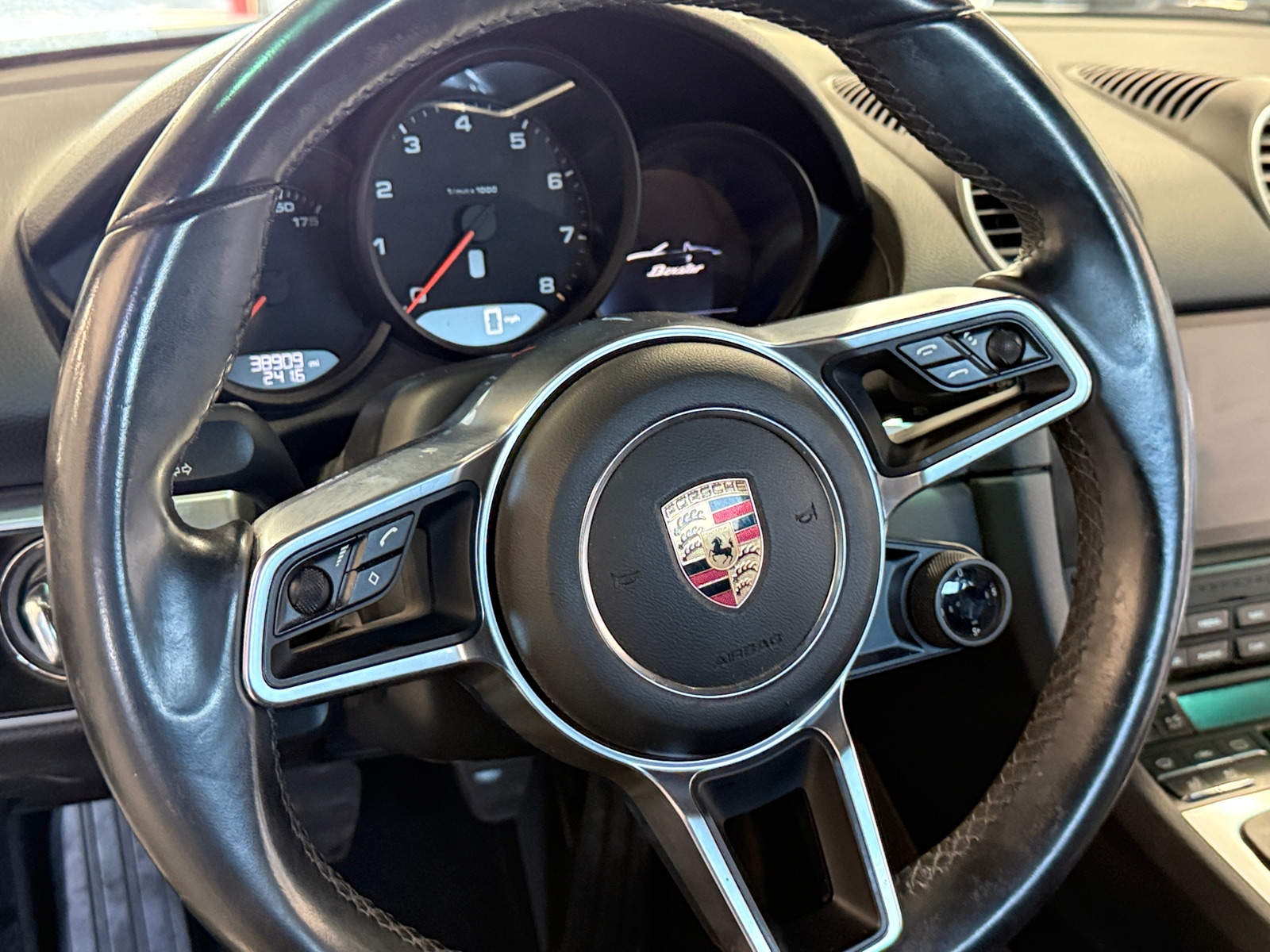 Thumbnail: 2017 Porsche 718 Boxster - 4