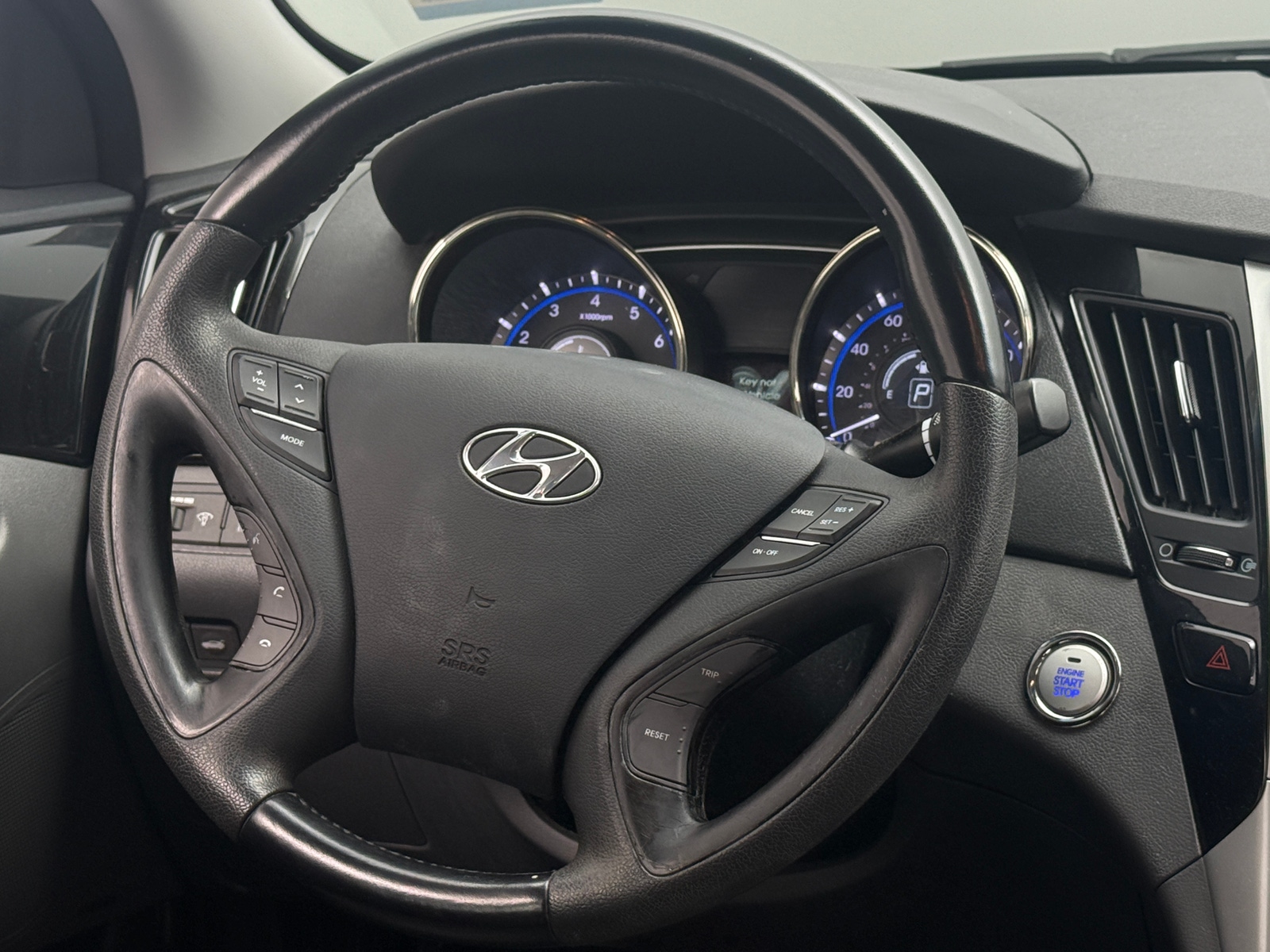 Thumbnail: 2013 Hyundai Sonata - 4