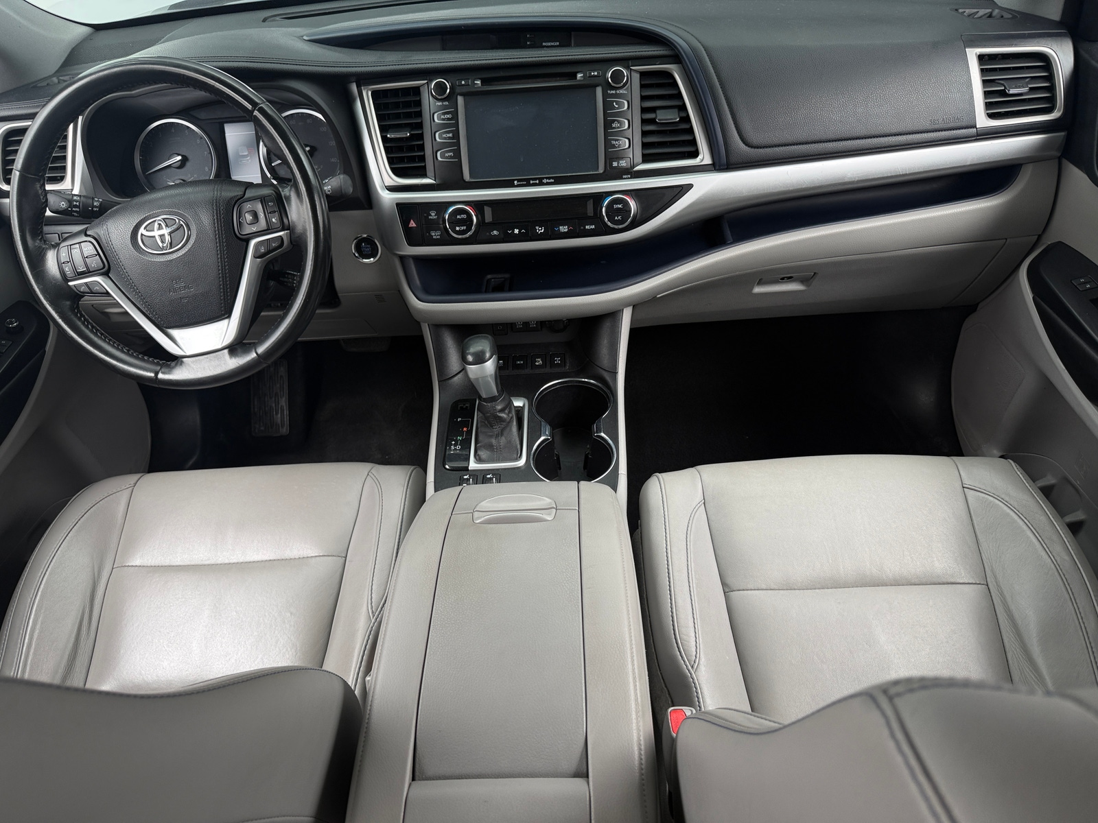 Thumbnail: 2017 Toyota Highlander - 2