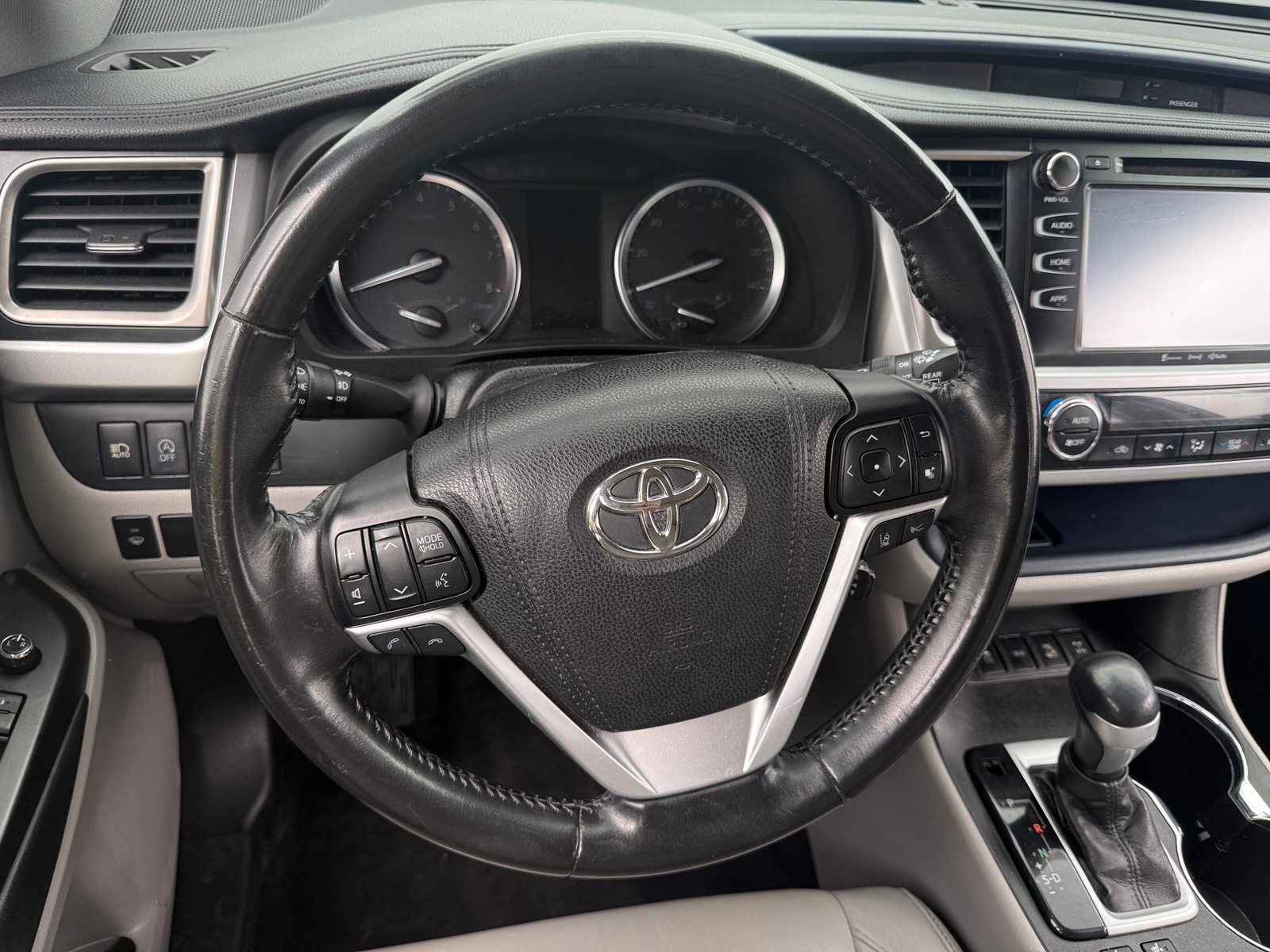 Thumbnail: 2017 Toyota Highlander - 4