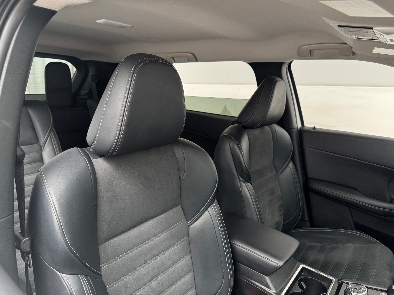 Thumbnail: 2024 Mitsubishi Outlander - 2