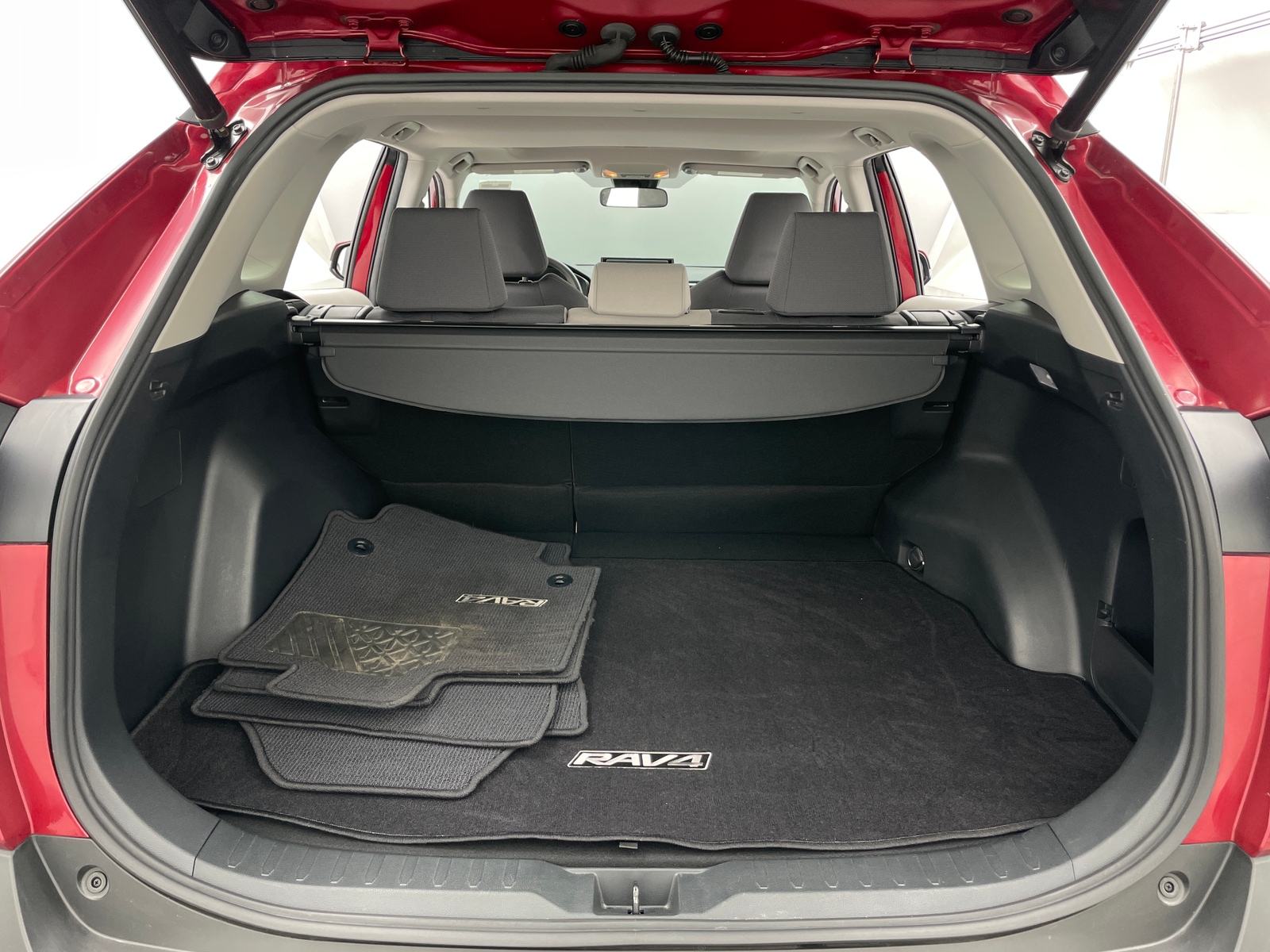 Thumbnail: 2019 Toyota RAV4 - 7