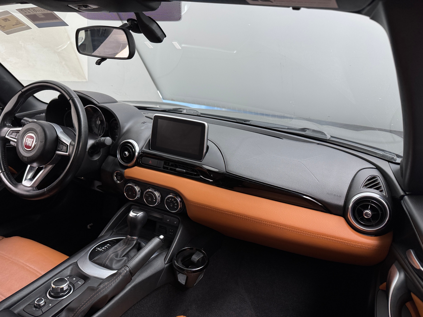 Thumbnail: 2017 Fiat 124 Spider - 3