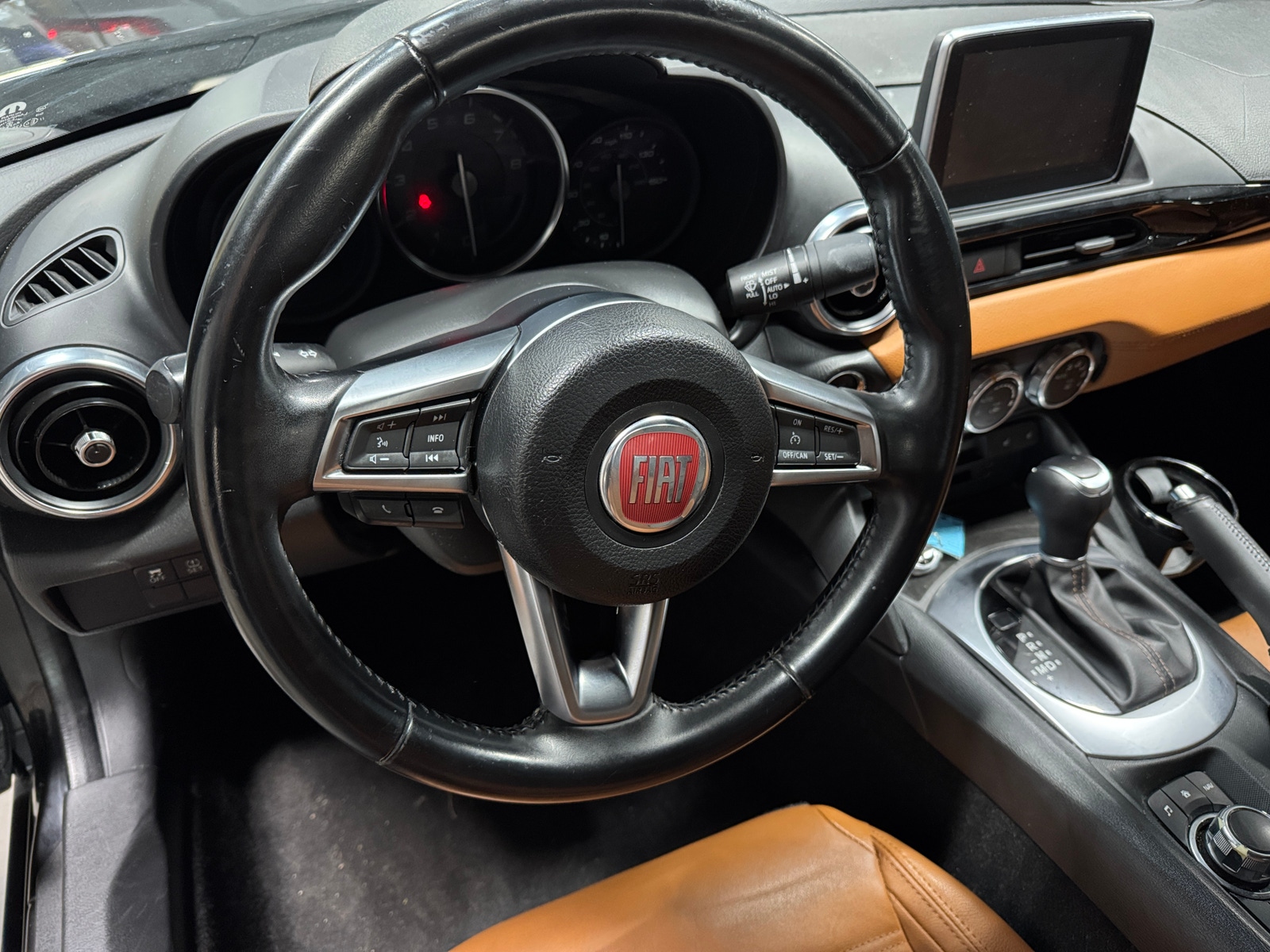 Thumbnail: 2017 Fiat 124 Spider - 5