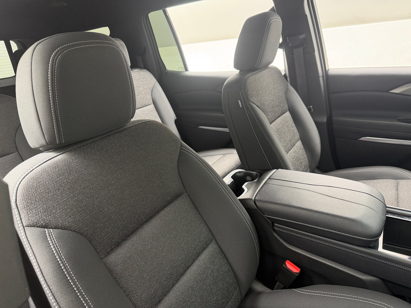 Thumbnail: 2025 Chevrolet Traverse - 2