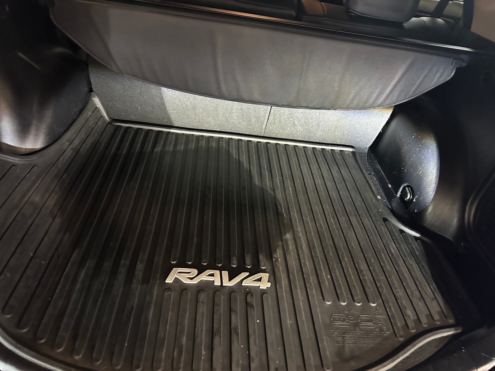 Thumbnail: 2015 Toyota RAV4 - 6