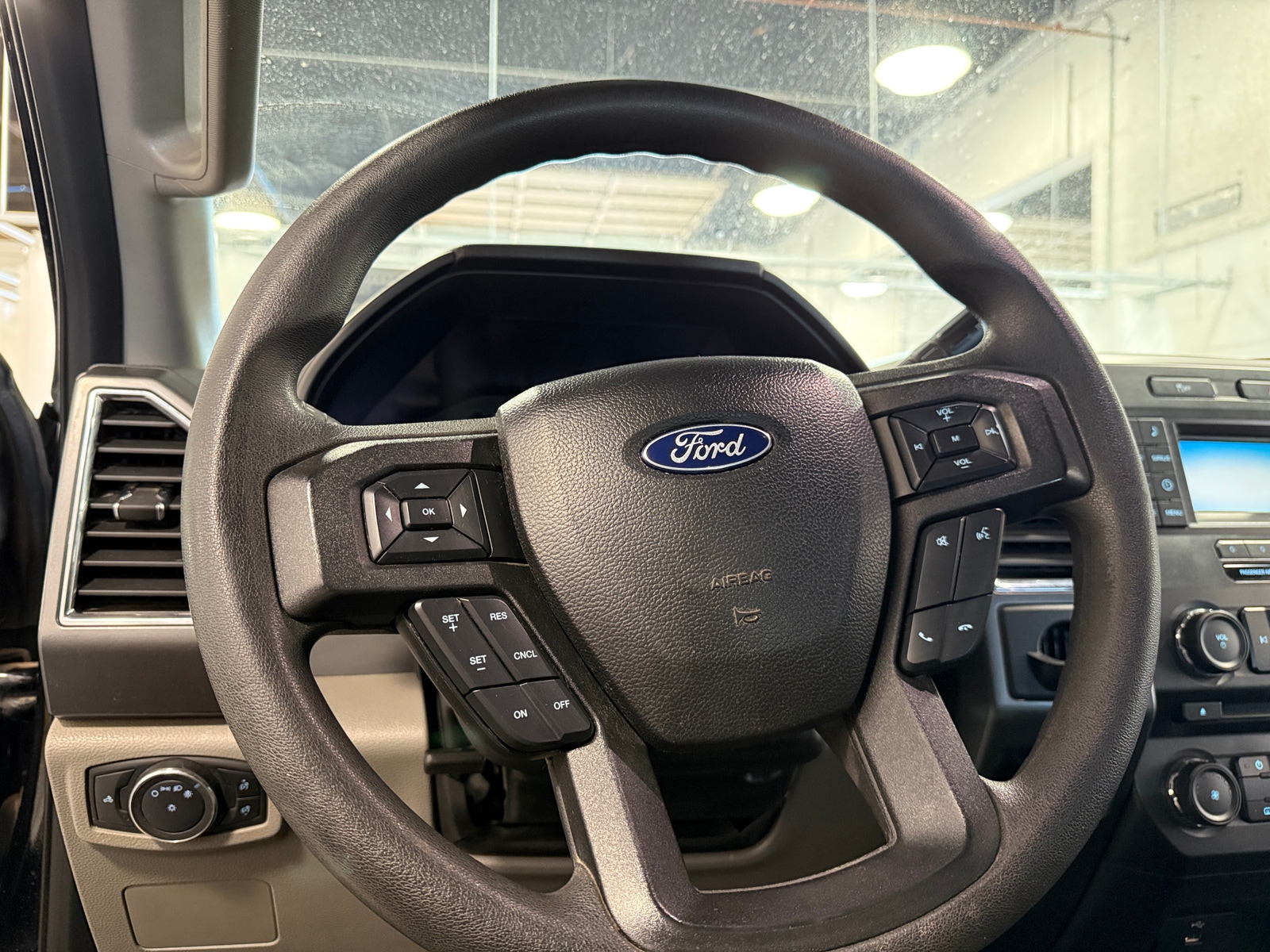 Thumbnail: 2017 Ford Econoline - 5