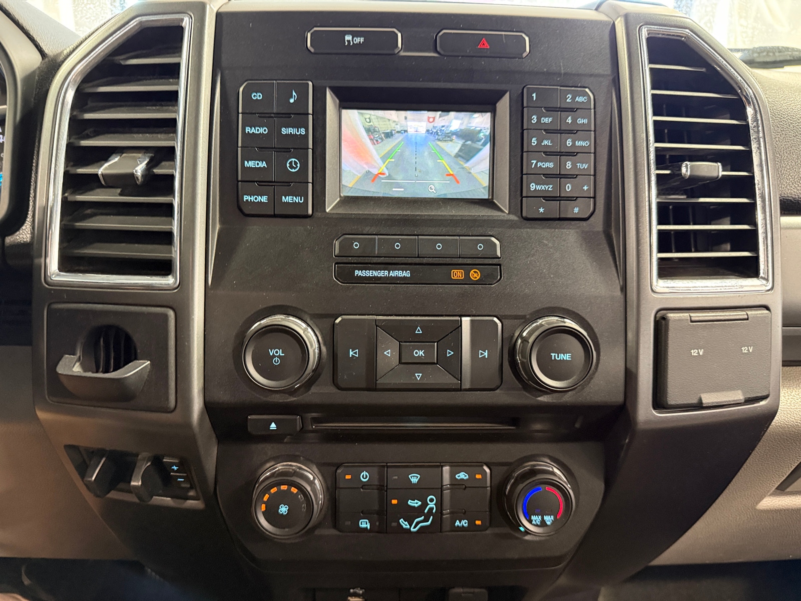 Thumbnail: 2017 Ford Econoline - 4