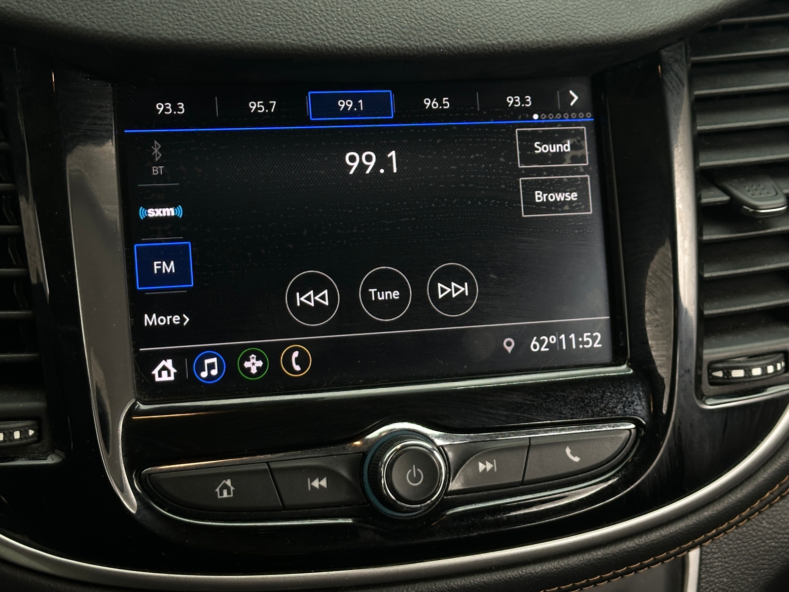 Thumbnail: 2021 Chevrolet Trax - 4