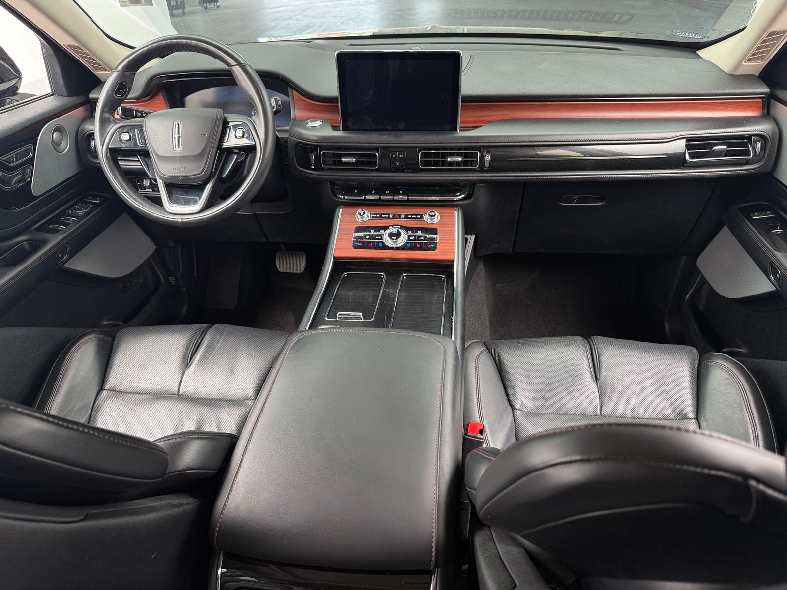 Thumbnail: 2021 Lincoln Aviator - 2