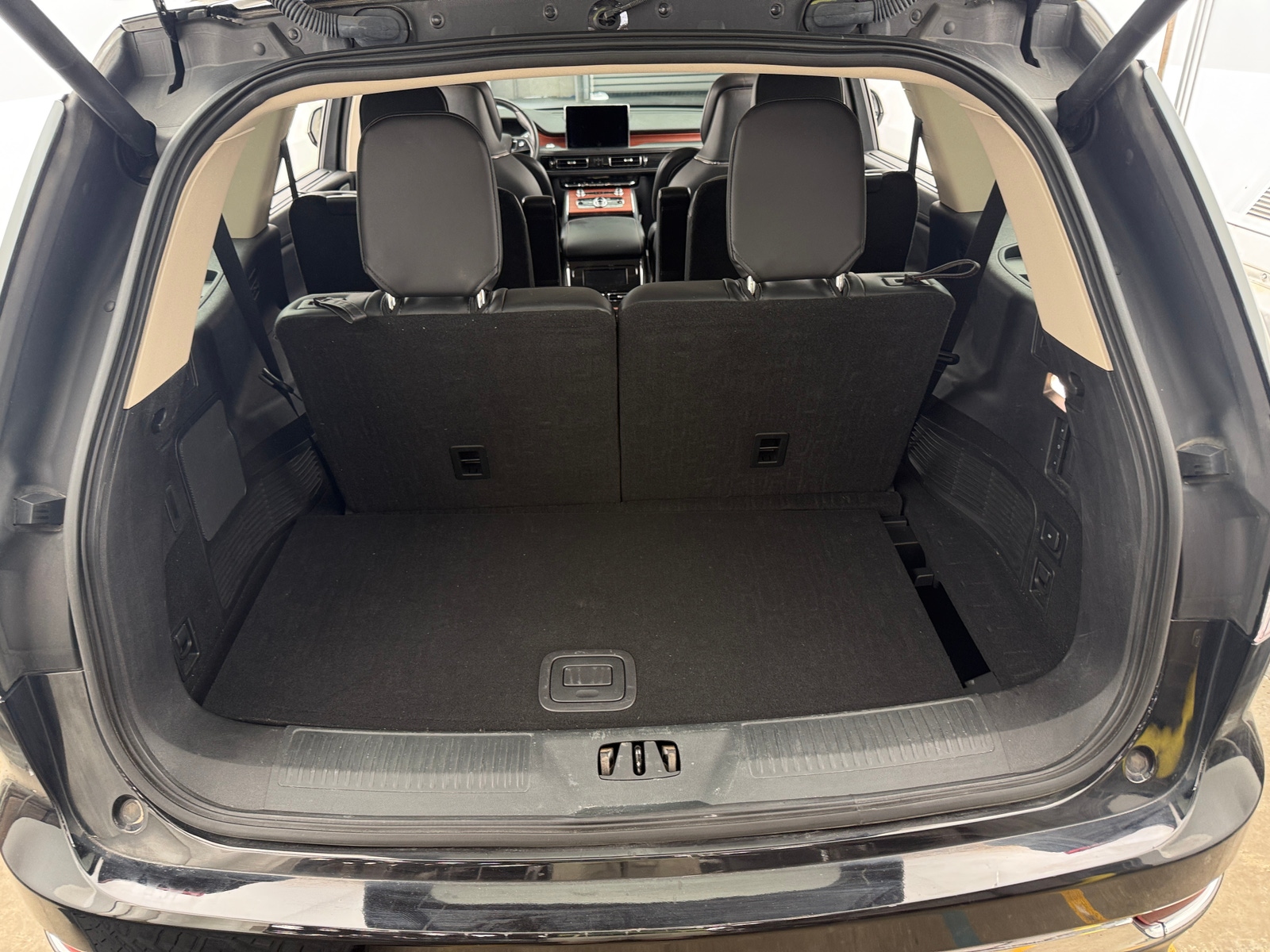 Thumbnail: 2021 Lincoln Aviator - 6