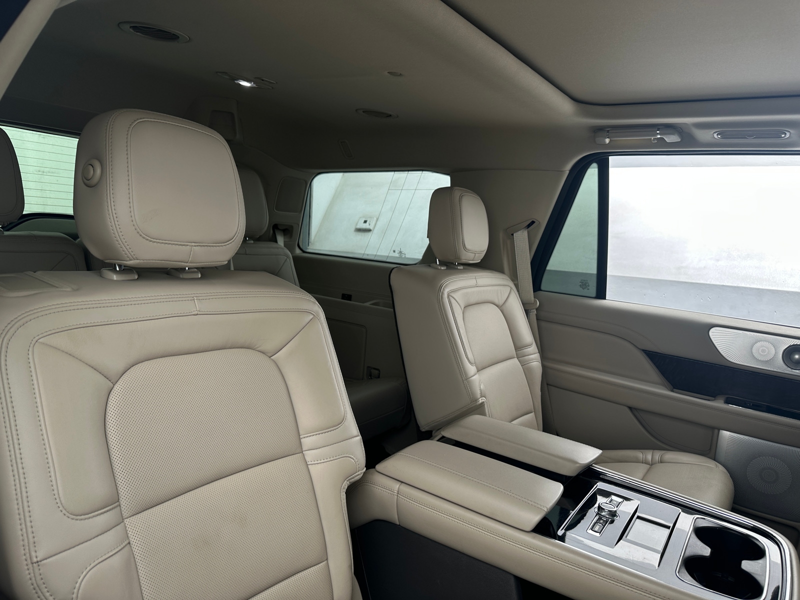 Thumbnail: 2020 Lincoln Navigator - 5