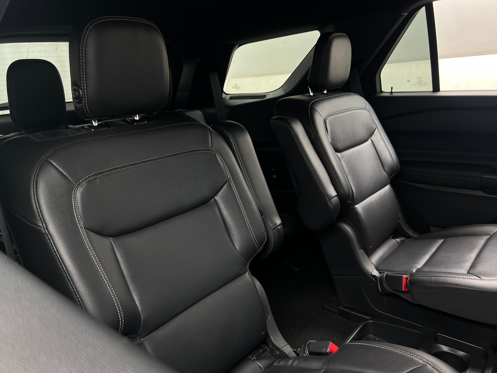 Thumbnail: 2020 Ford Explorer - 6