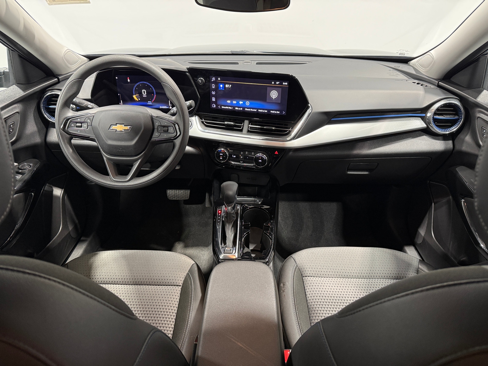 Thumbnail: 2025 Chevrolet Trax - 3
