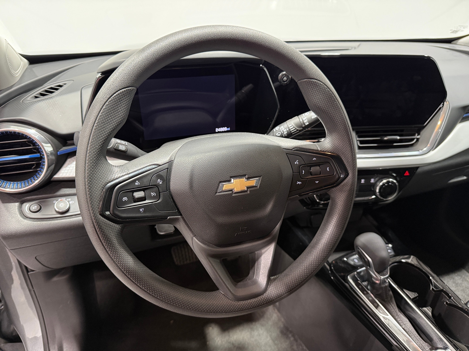 Thumbnail: 2025 Chevrolet Trax - 5