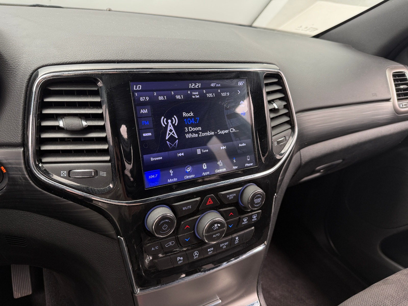 Thumbnail: 2019 Jeep Grand Cherokee - 3