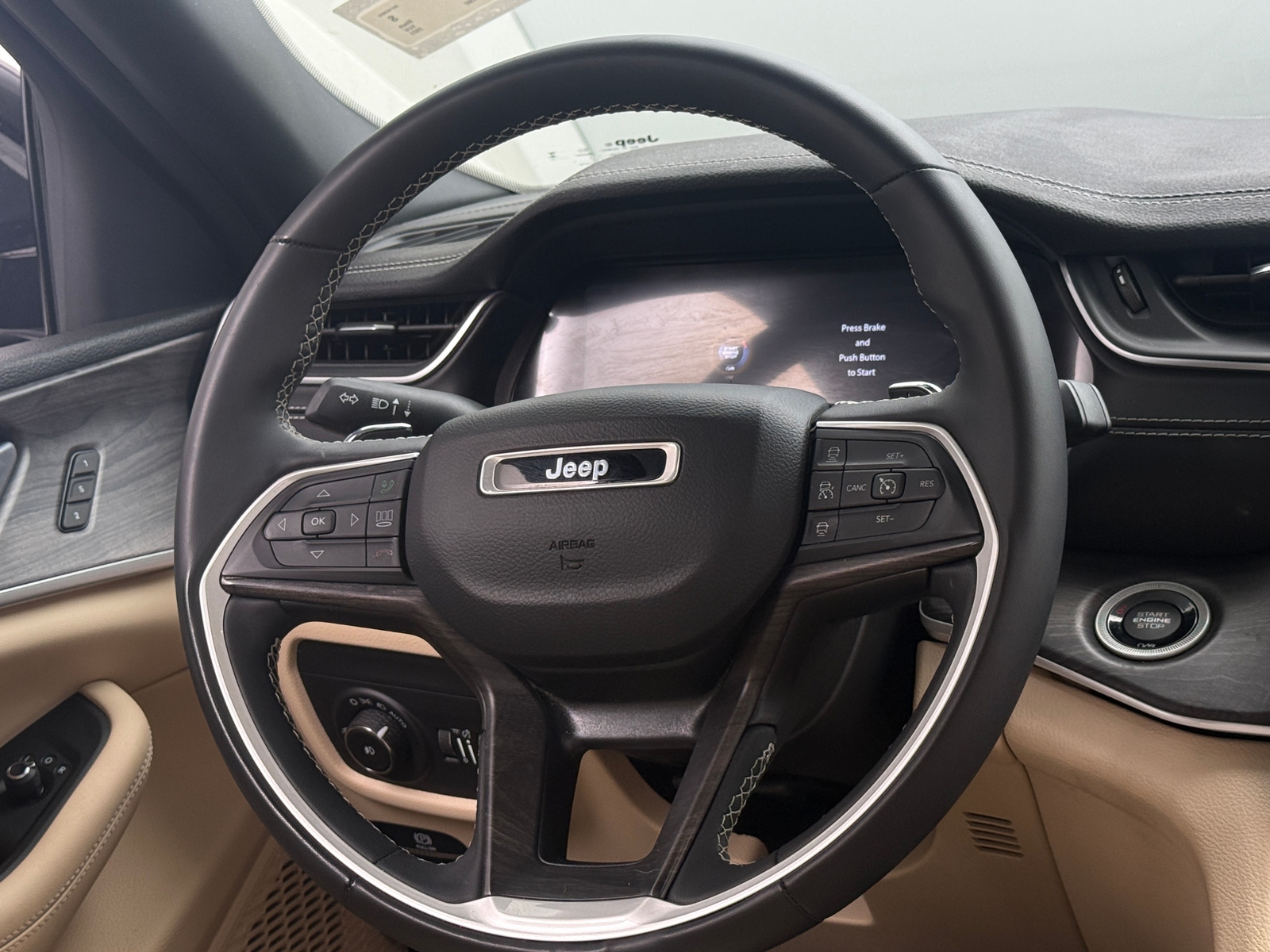 Thumbnail: 2023 Jeep Grand Cherokee L - 4