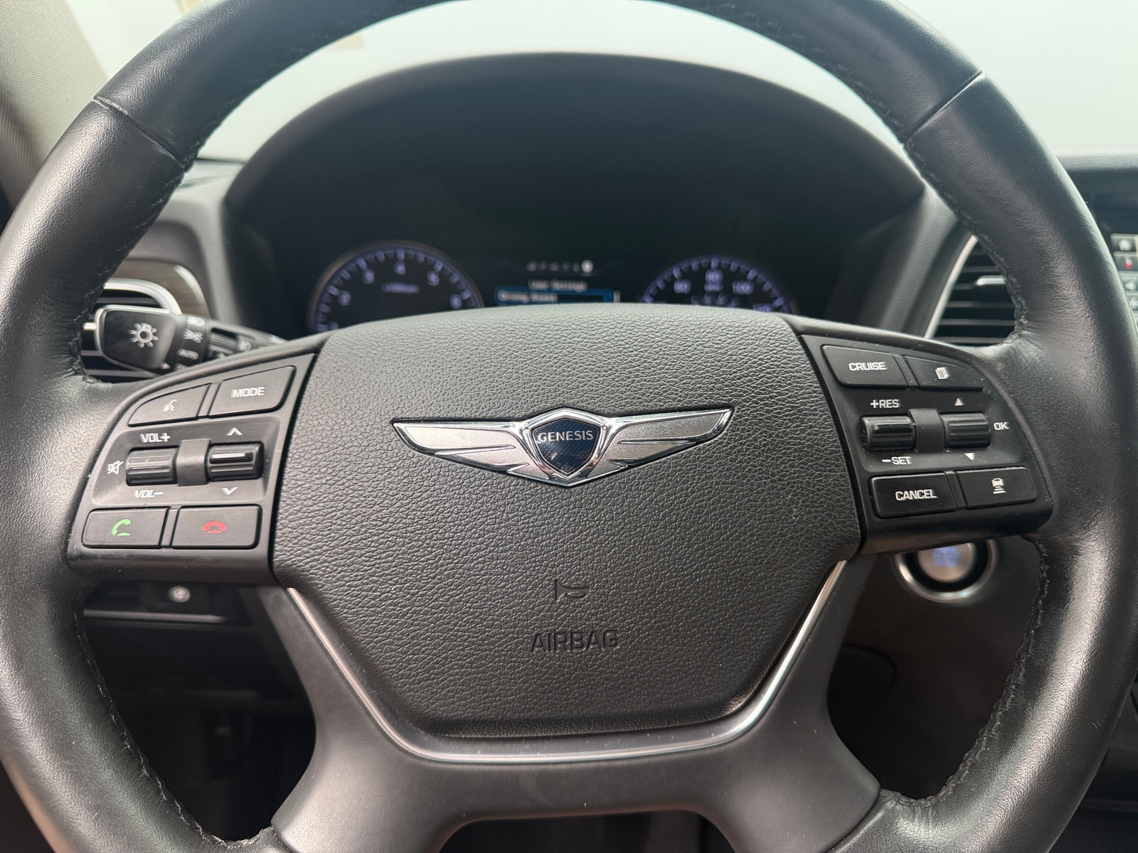 Thumbnail: 2017 Genesis G80 - 4