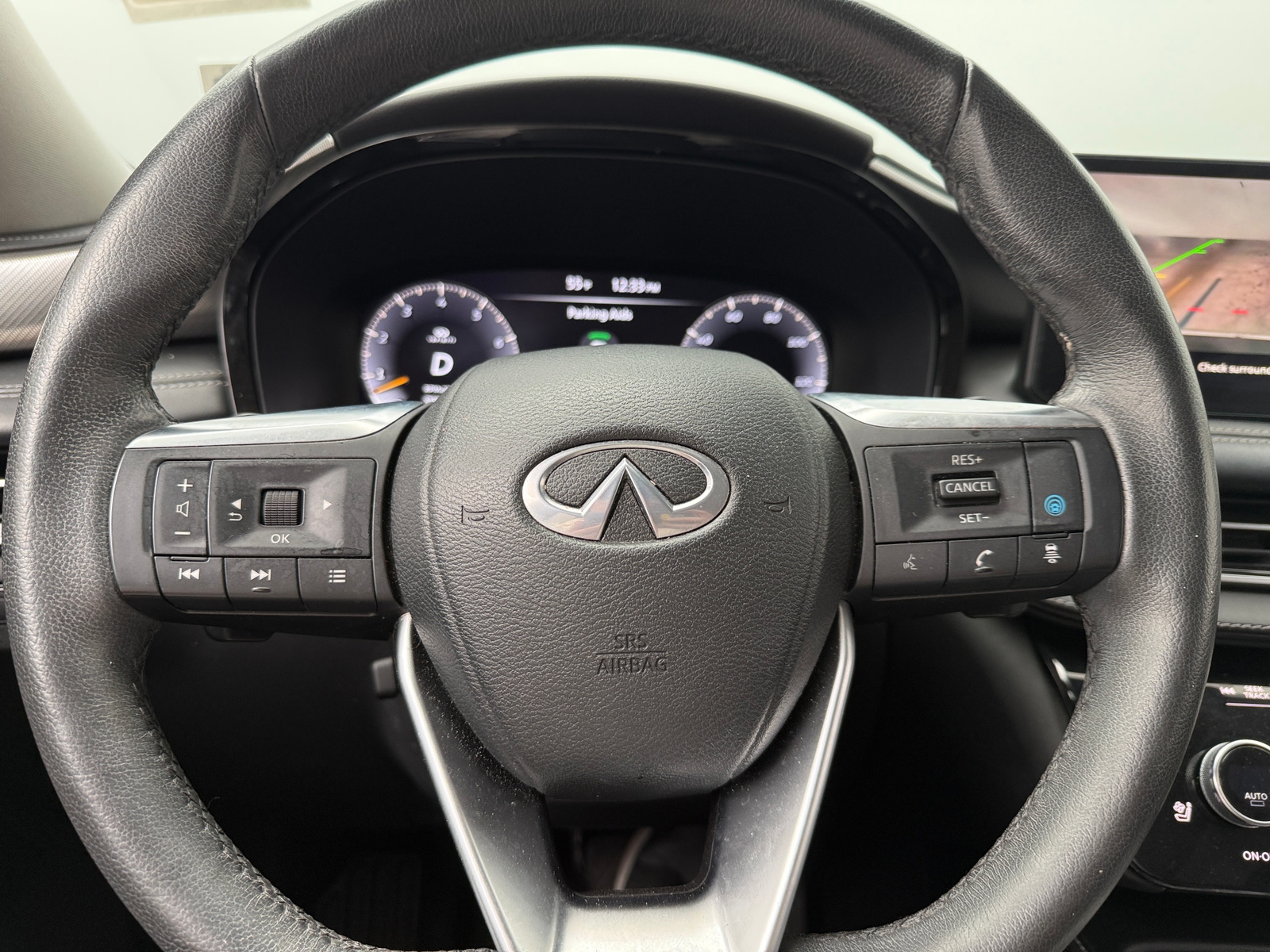 Thumbnail: 2023 INFINITI QX60 - 4