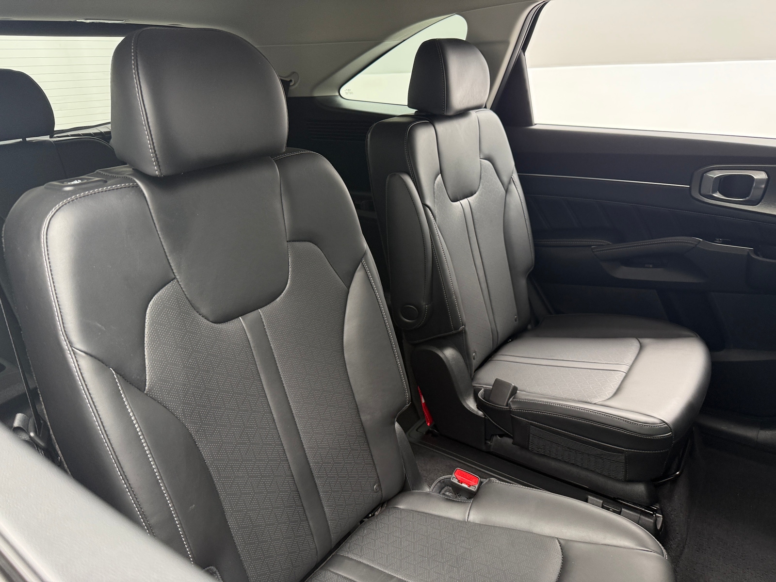 Thumbnail: 2023 Kia Sorento - 6