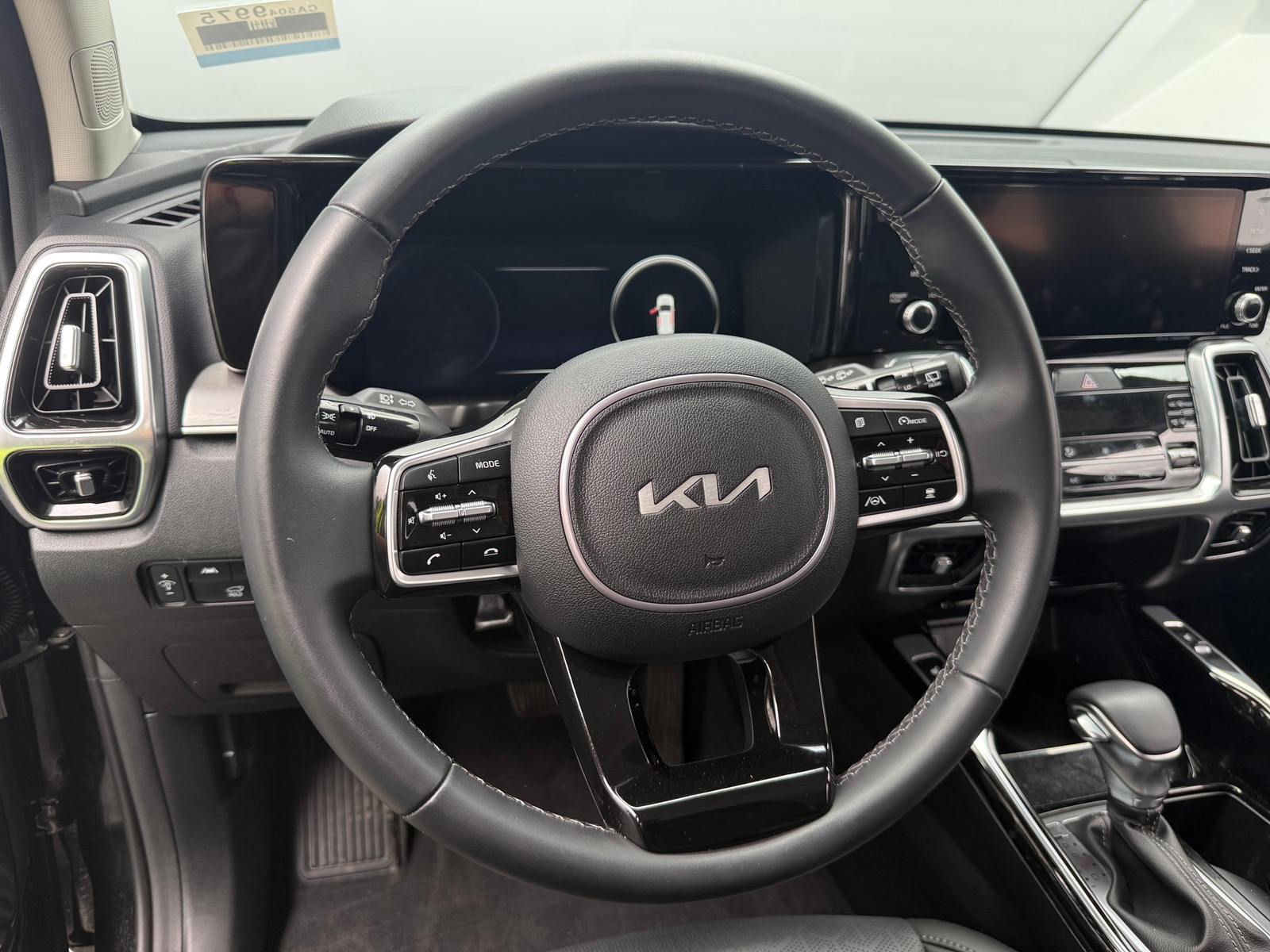 Thumbnail: 2023 Kia Sorento - 5
