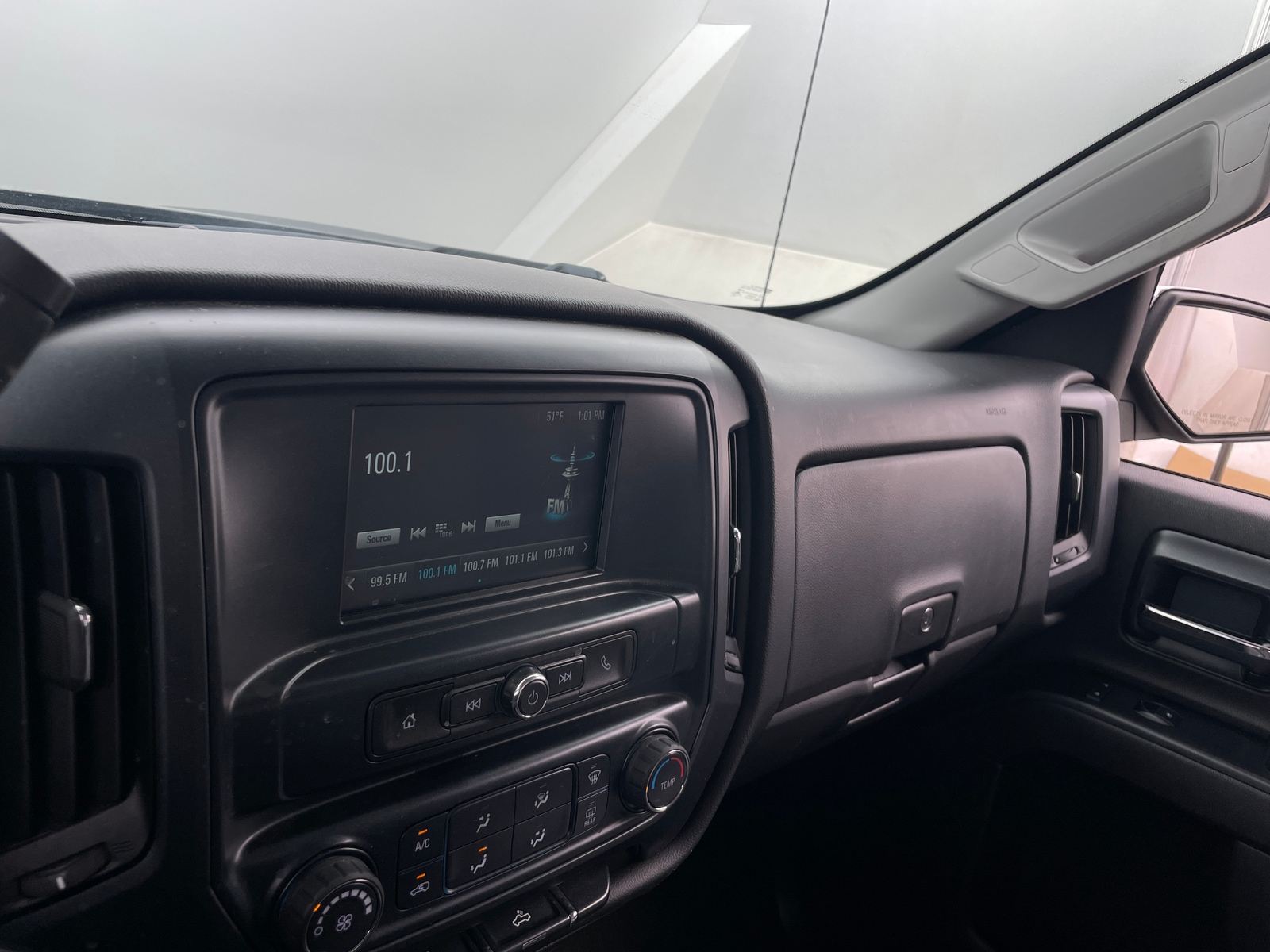 Thumbnail: 2018 Chevrolet Silverado 1500 - 4