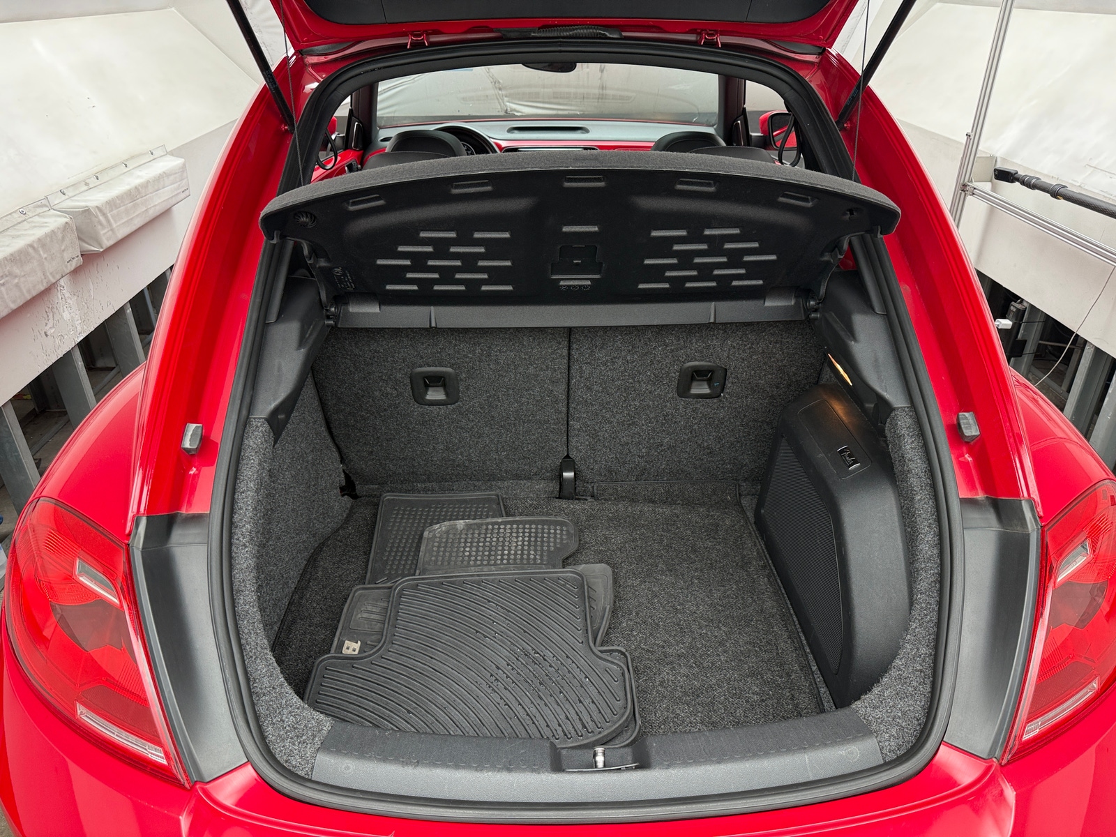Thumbnail: 2012 Volkswagen Beetle - 7