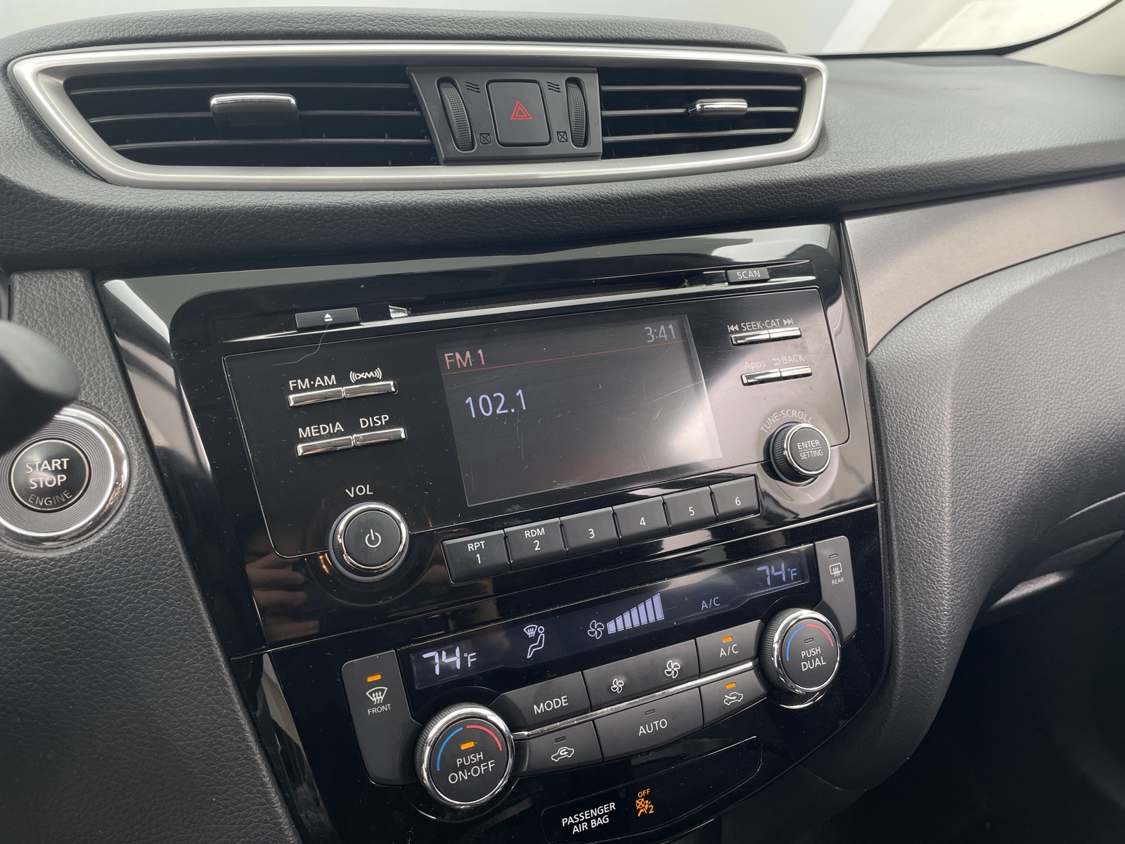Thumbnail: 2016 Nissan Rogue - 4