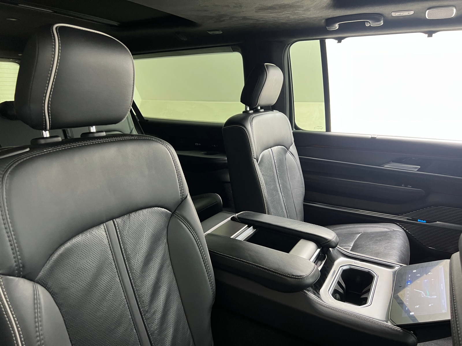 Thumbnail: 2024 Jeep Grand Wagoneer L - 5