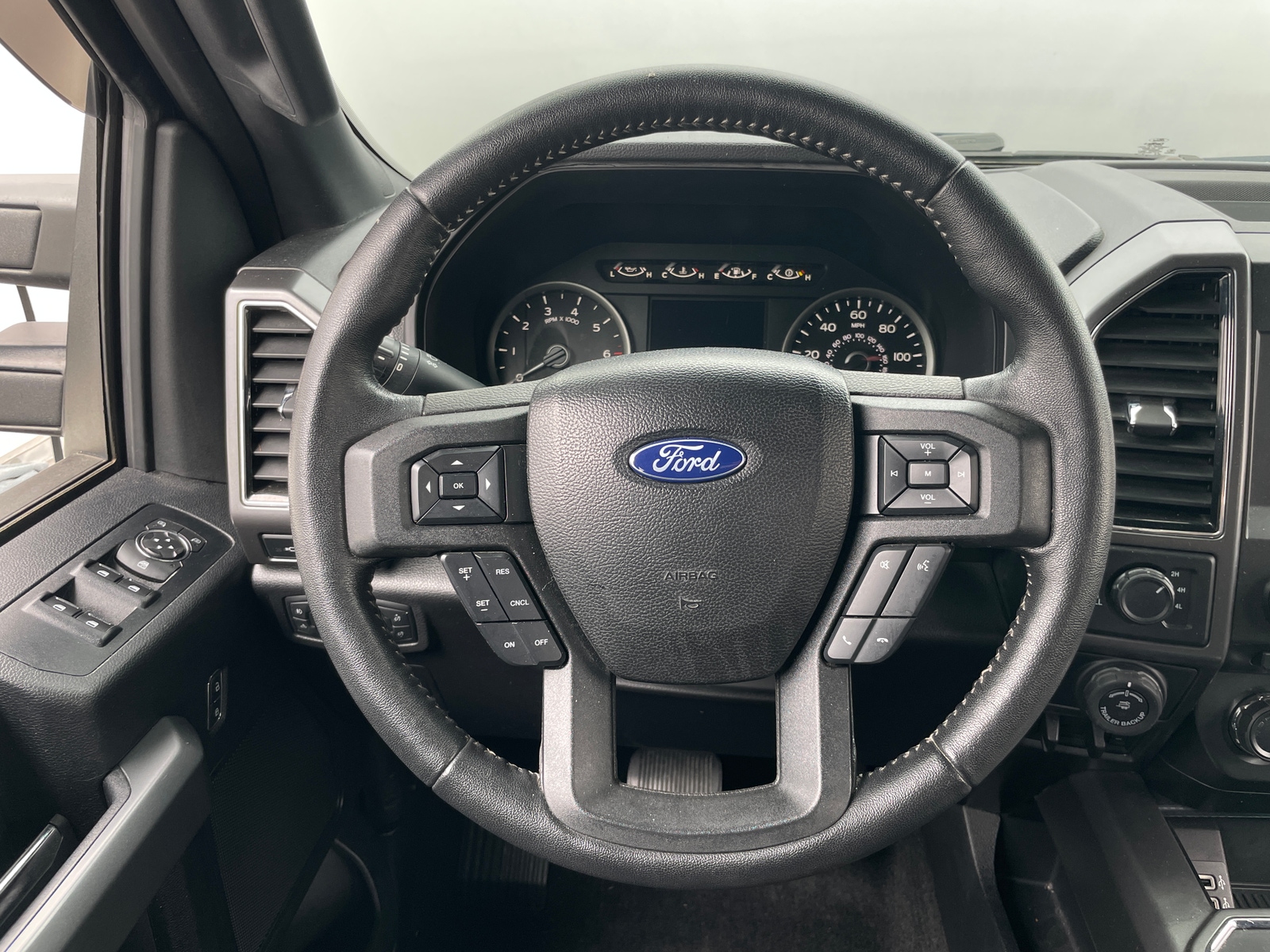 Thumbnail: 2018 Ford Econoline - 5