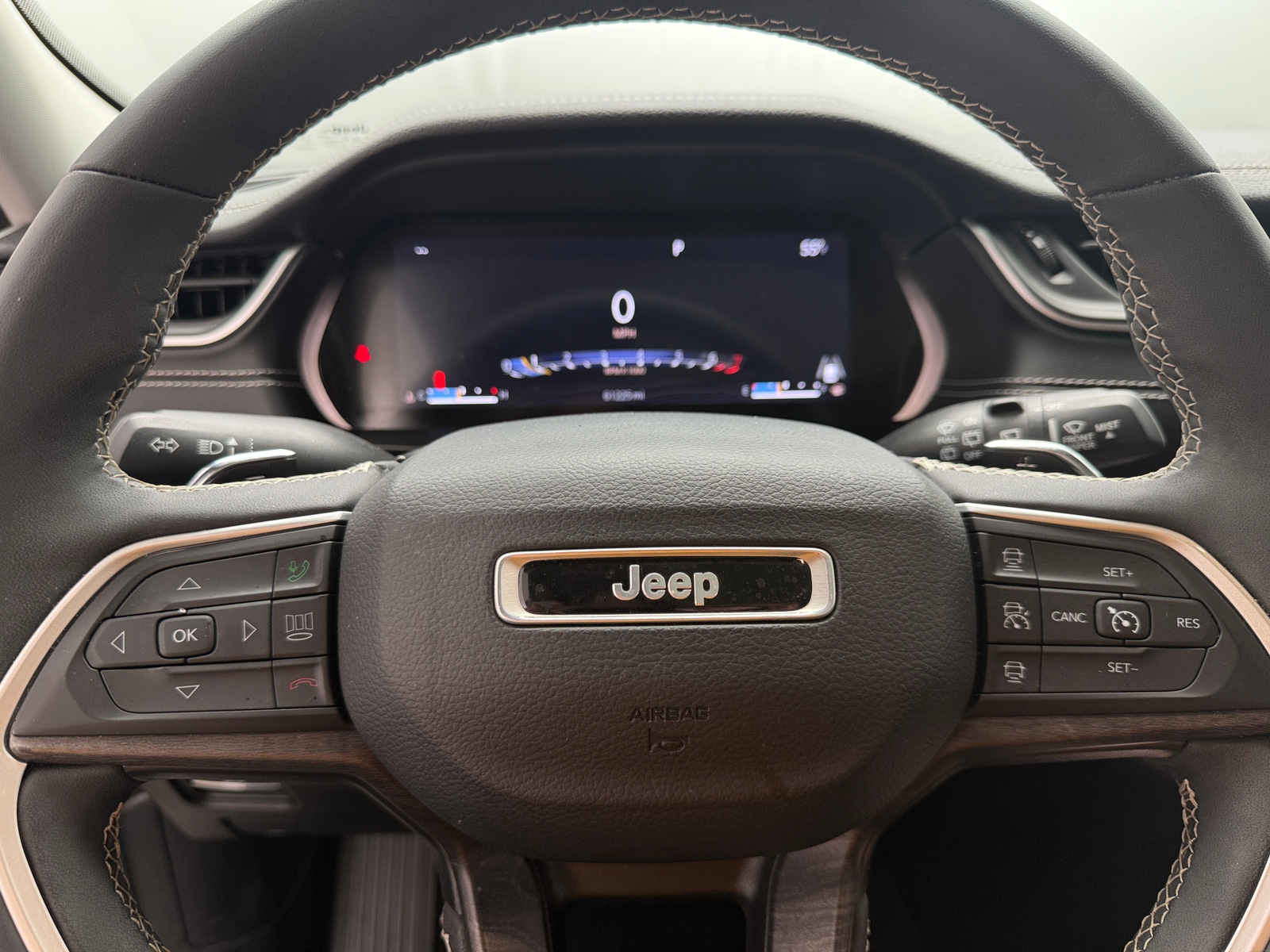 Thumbnail: 2023 Jeep Grand Cherokee - 4