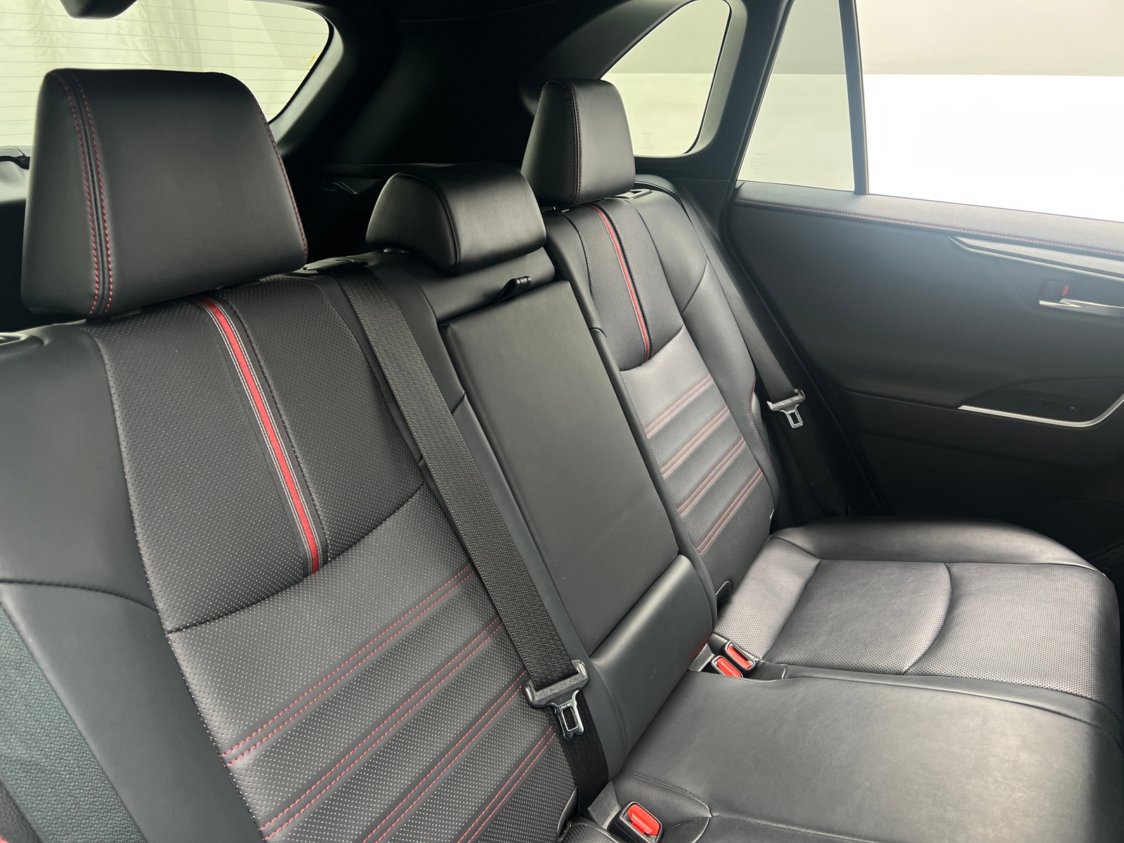 Thumbnail: 2021 Toyota RAV4 - 6