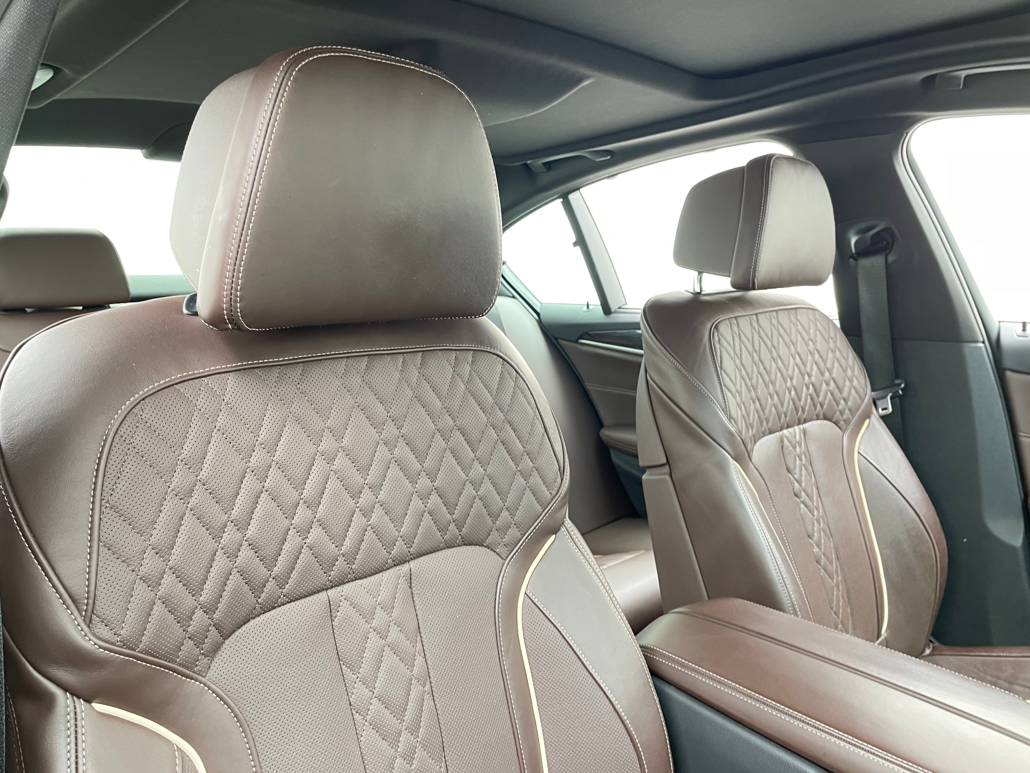 2021 BMW 5 Series 540i - Photo 2
