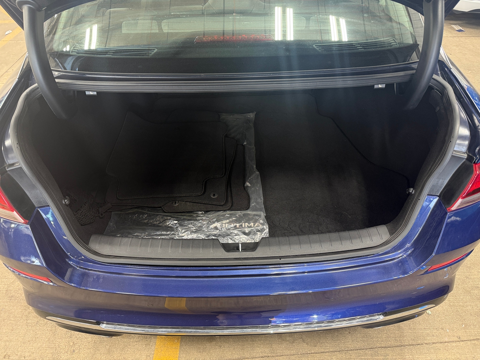 Thumbnail: 2019 Kia Optima - 6