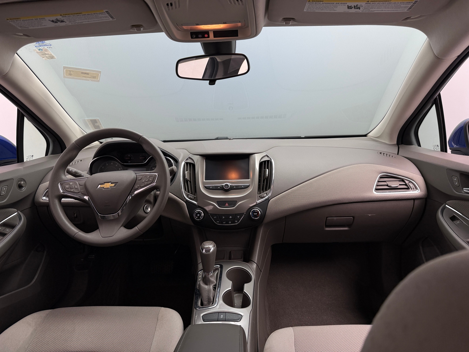Thumbnail: 2017 Chevrolet Cruze - 3