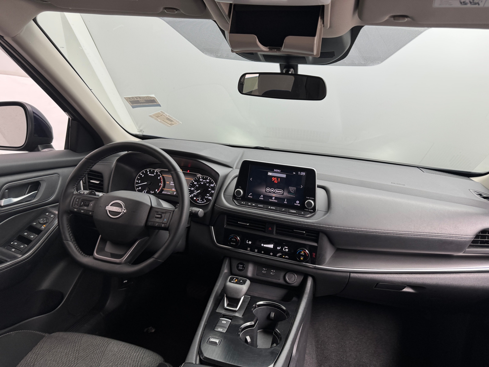 Thumbnail: 2025 Nissan Rogue - 3
