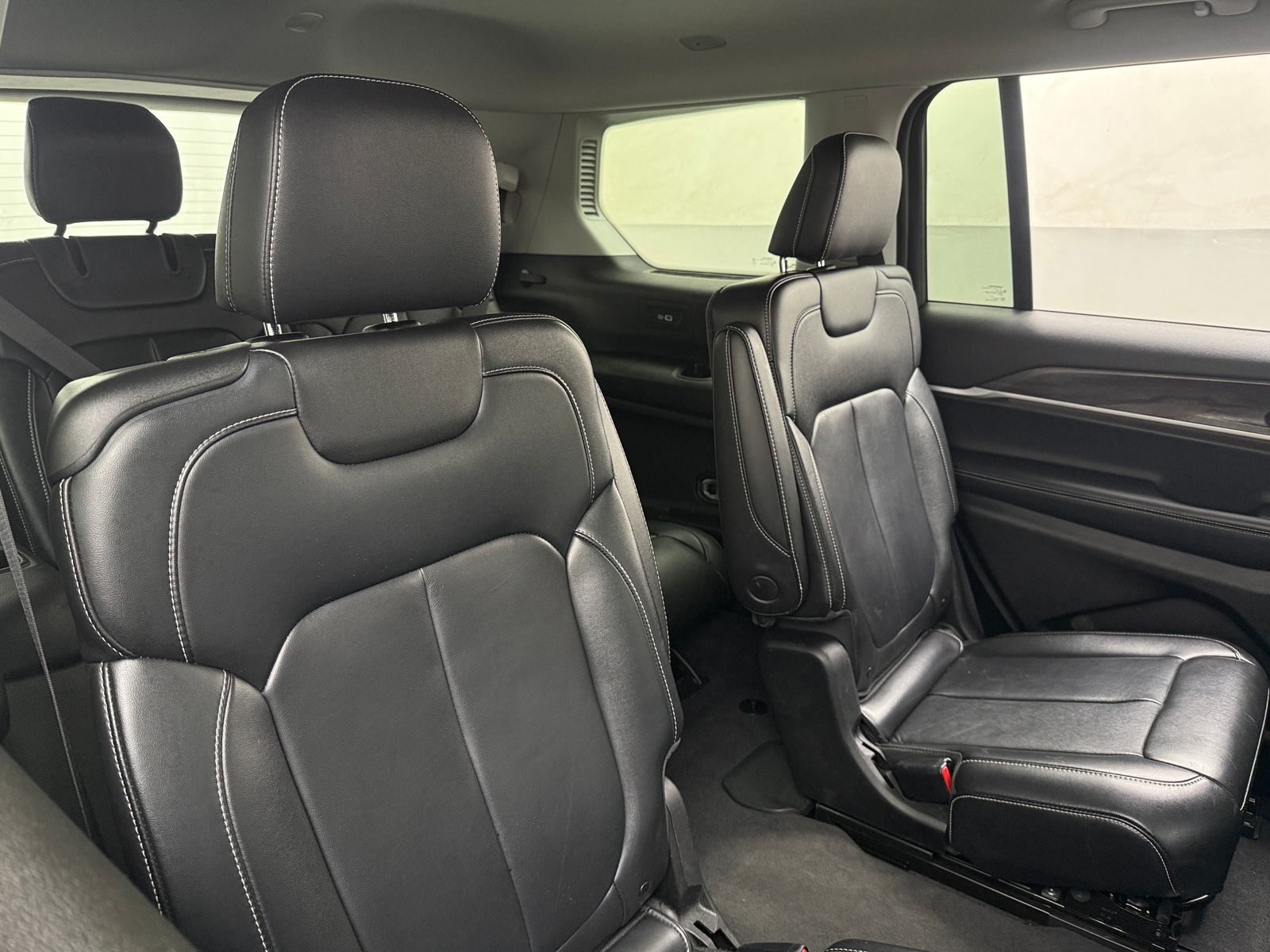 Thumbnail: 2022 Jeep Grand Cherokee L - 5