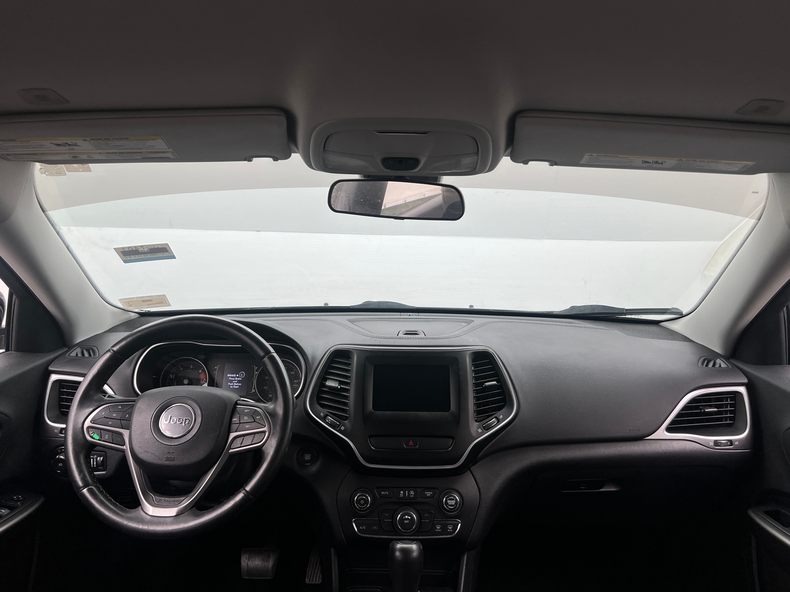 Thumbnail: 2019 Jeep Cherokee - 3