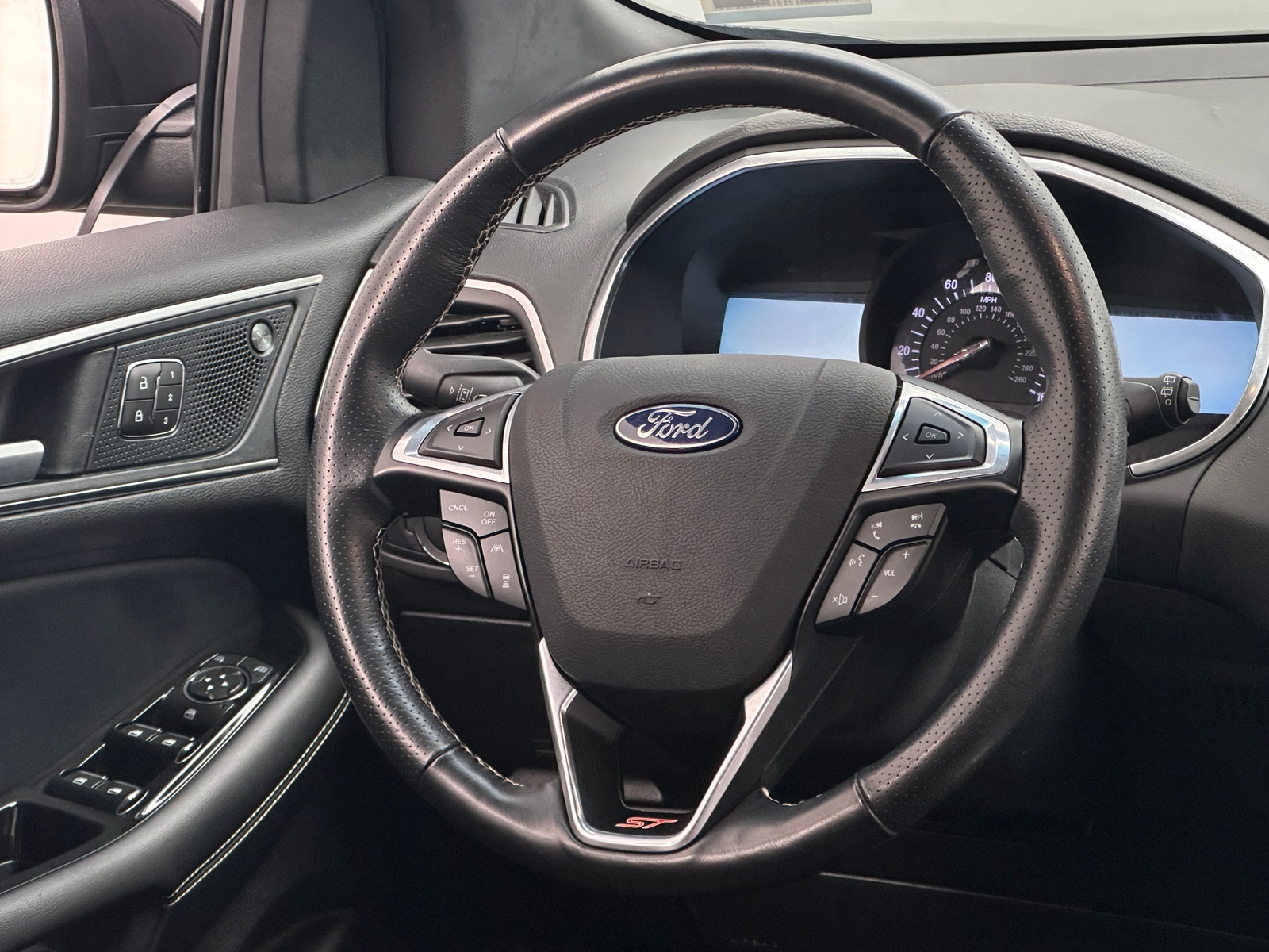 Thumbnail: 2019 Ford Edge - 4